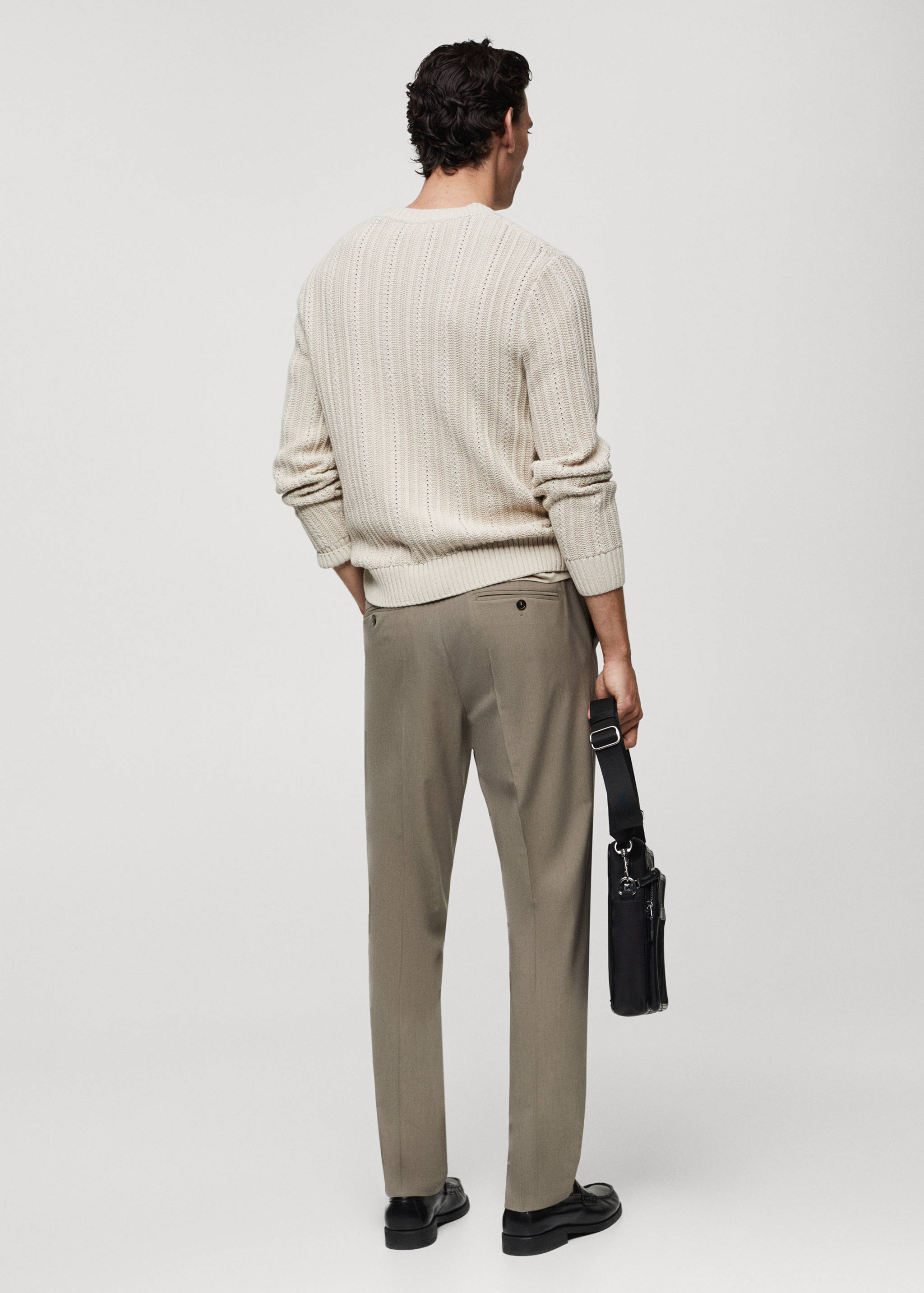 Contrasting knit sweater - Reverse of the article