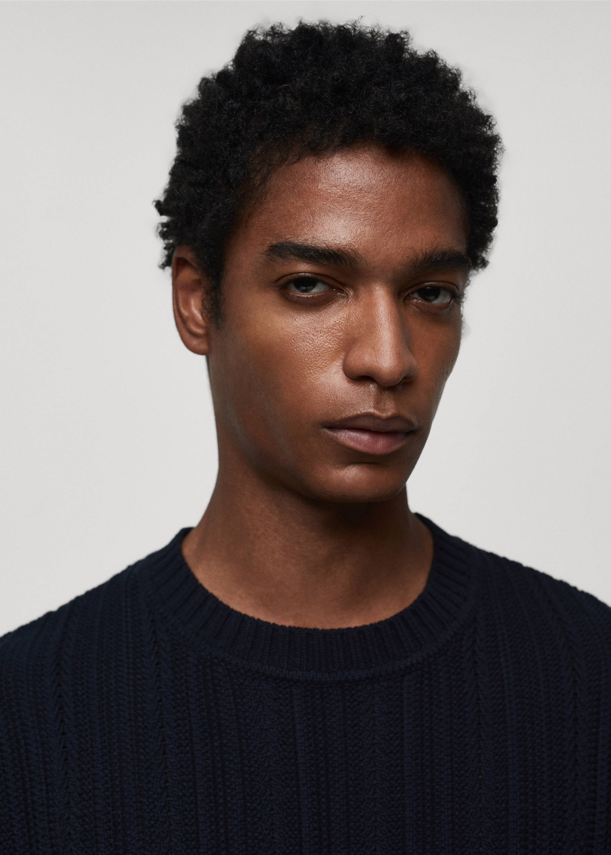 Contrasting knit sweater - Details of the article 1