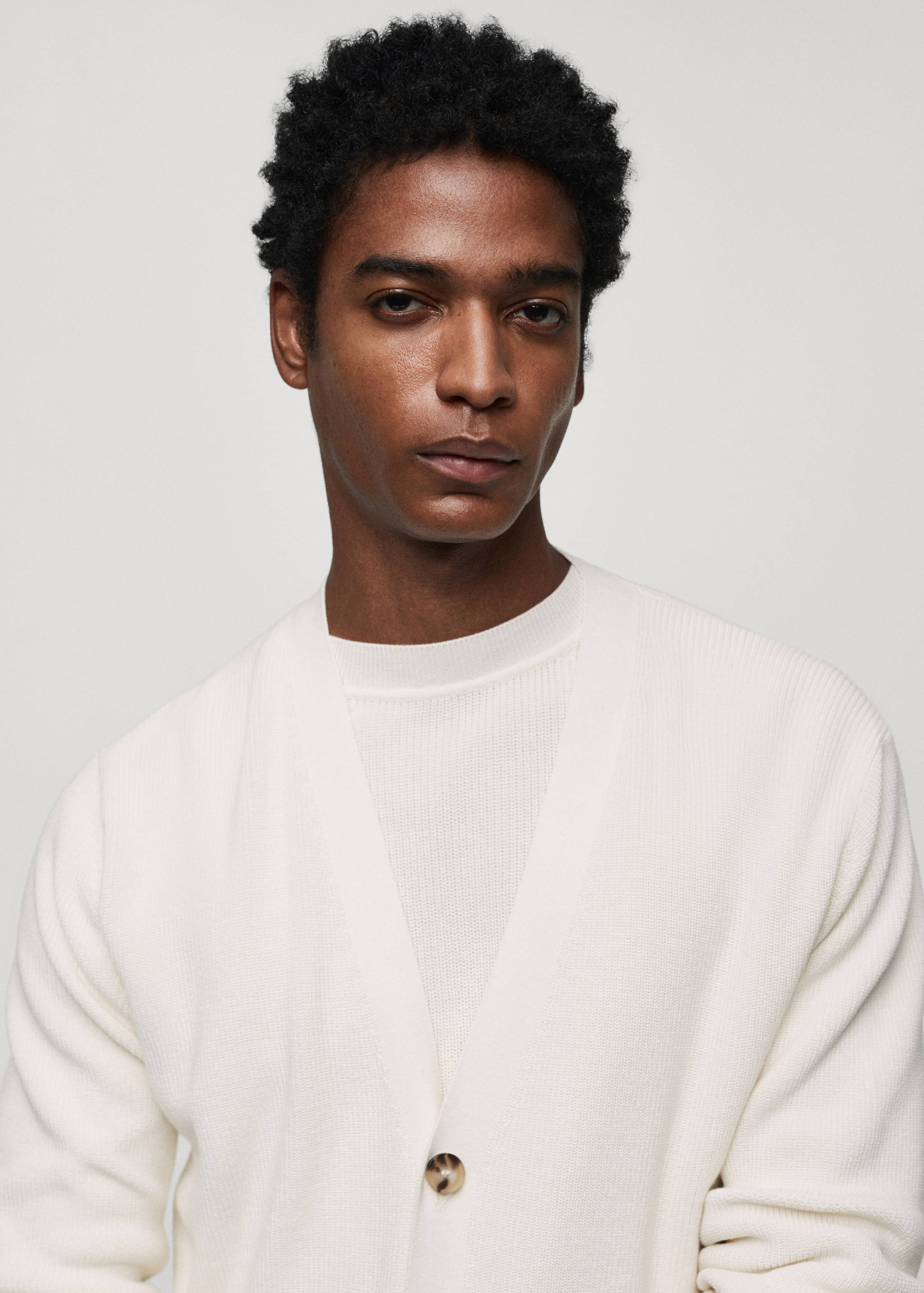 Buttoned ribbed cardigan - Details of the article 1