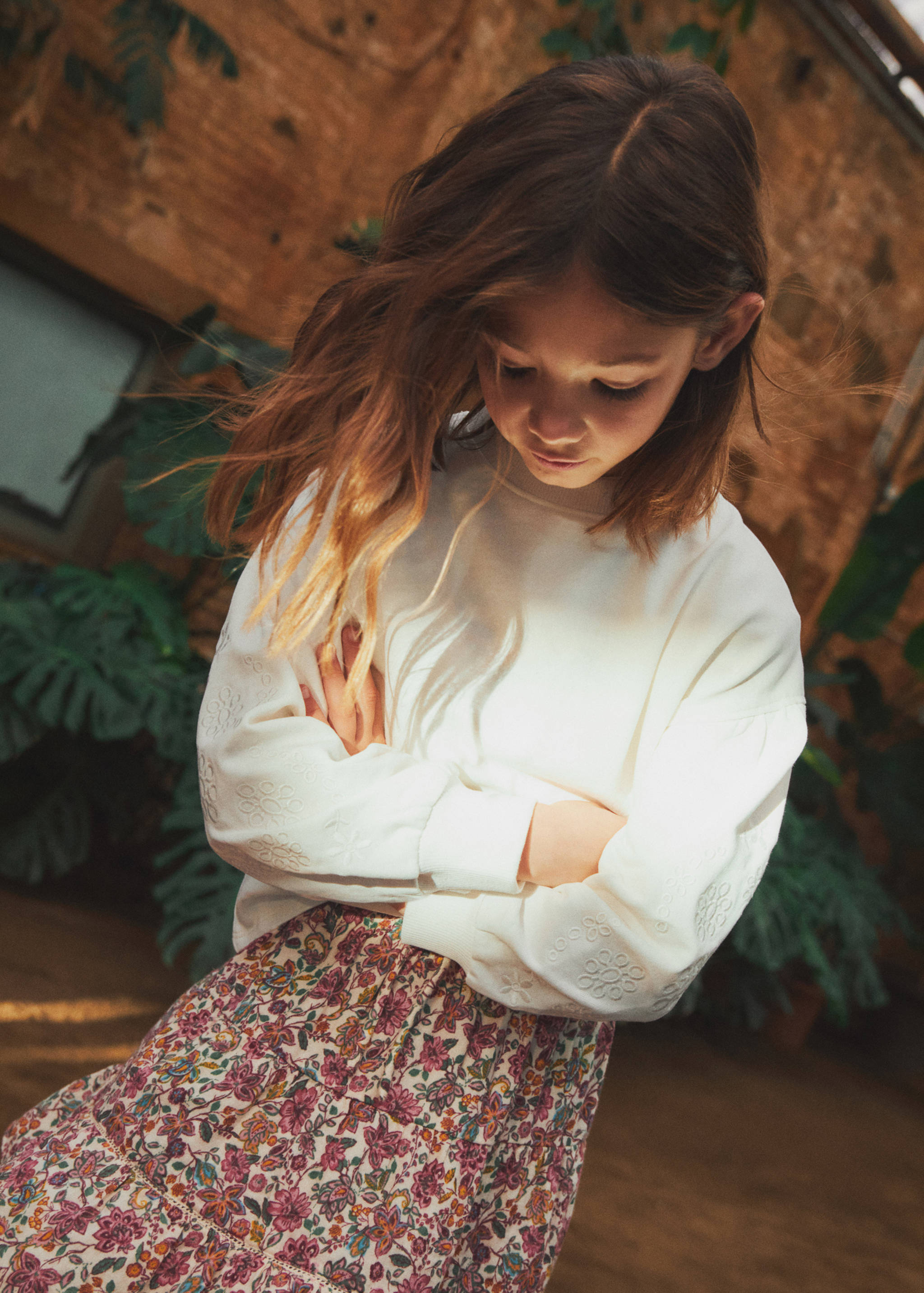 Embroidered sleeve sweatshirt - Details of the article 5