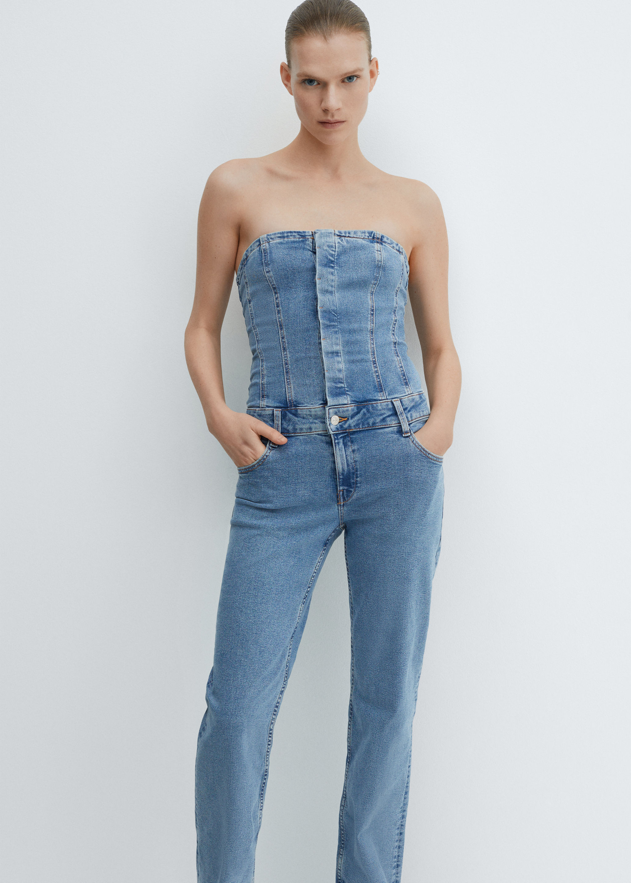 Schulterfreier Jeans-Jumpsuit - Mittlere Ansicht