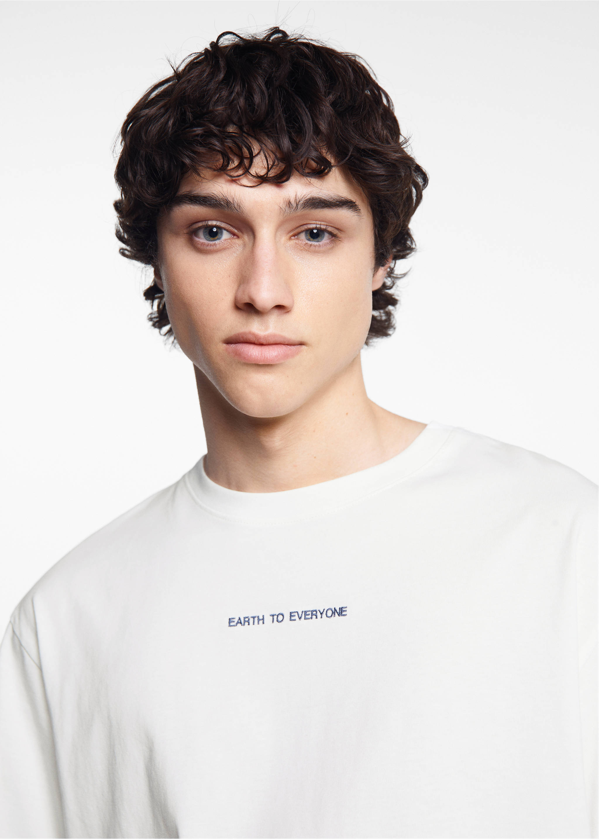 Short-sleeved printed t-shirt - Details of the article 1, Off White. Ref: 67075142-00.