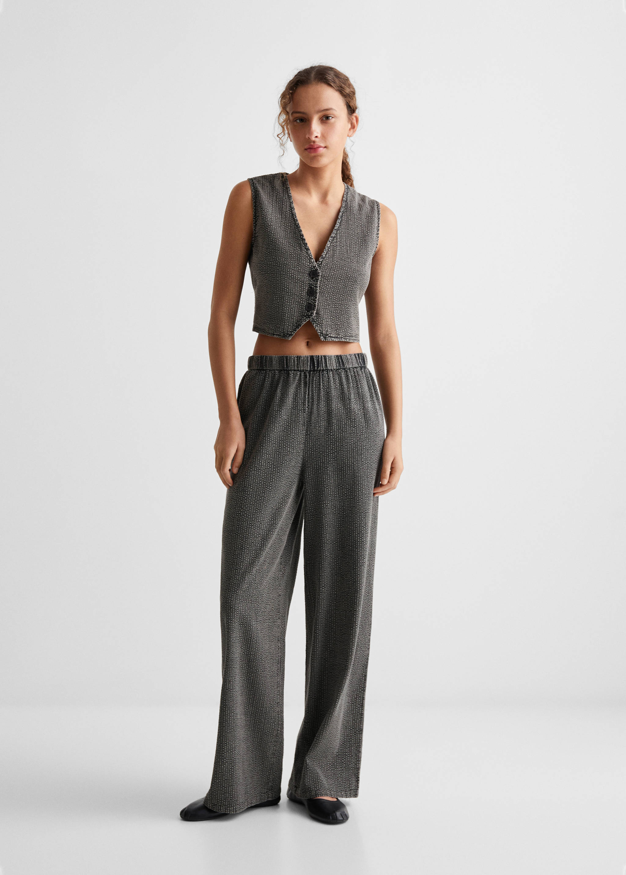 Cropped vest with buttons - Details of the article 2