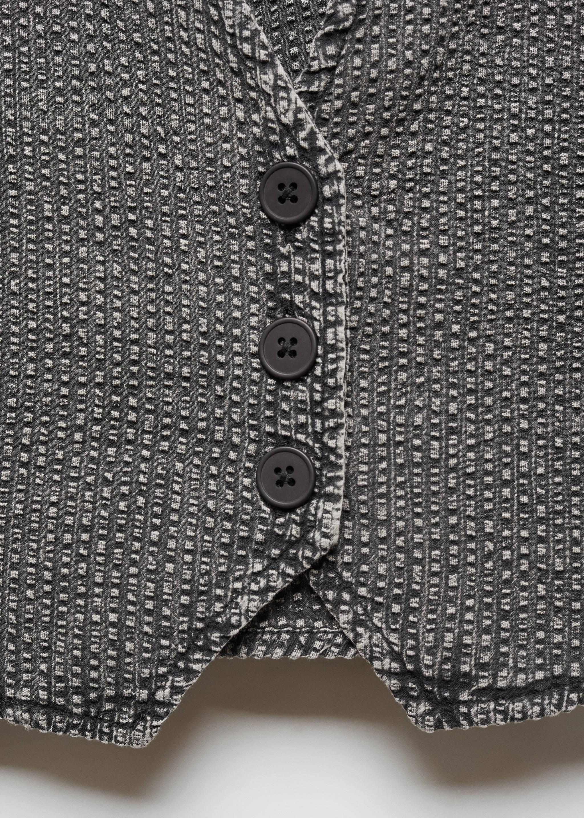 Cropped vest with buttons - Details of the article 8