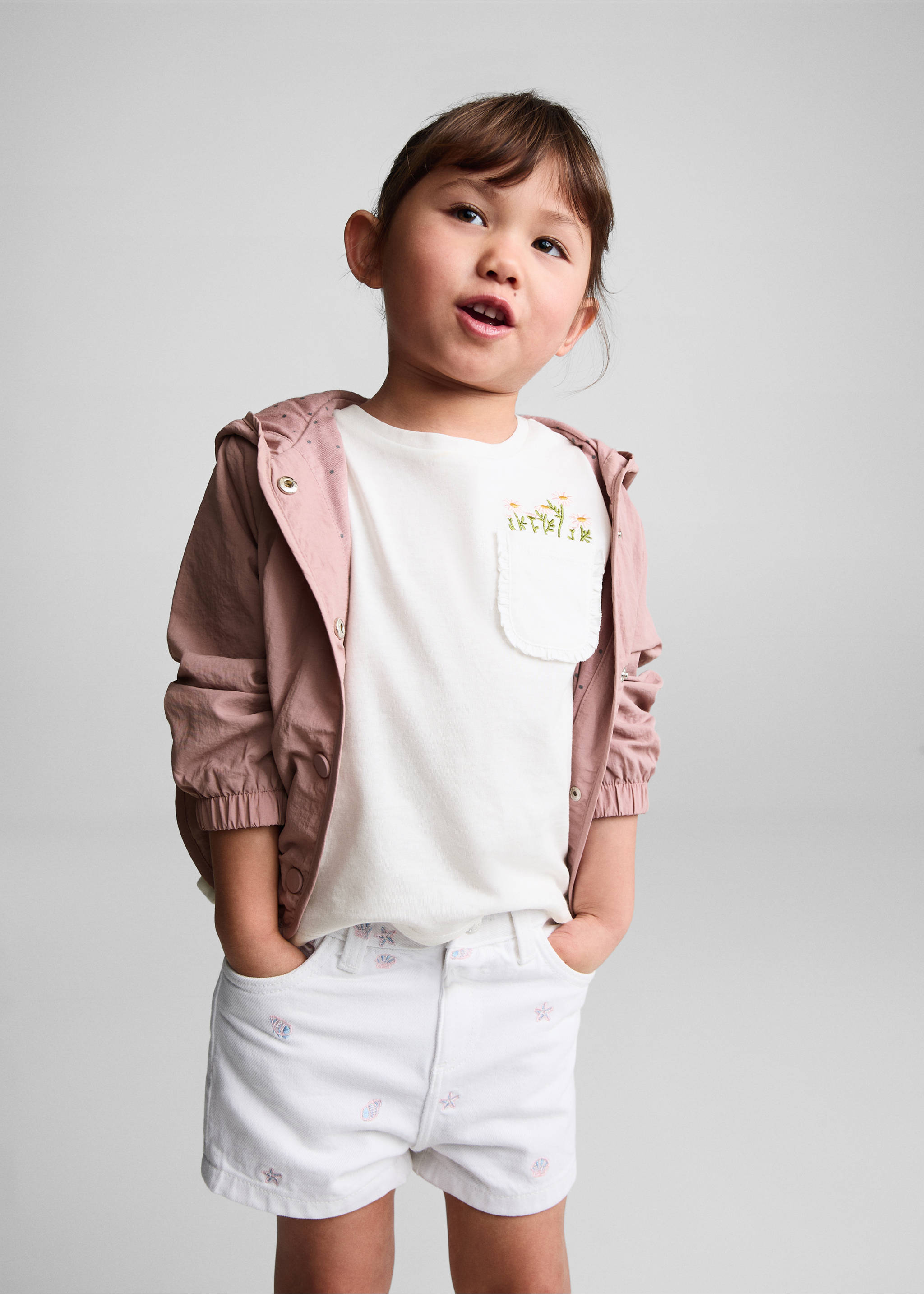 Veste poches boutons - Plan moyen, Rose. Ref: 67075722-00.