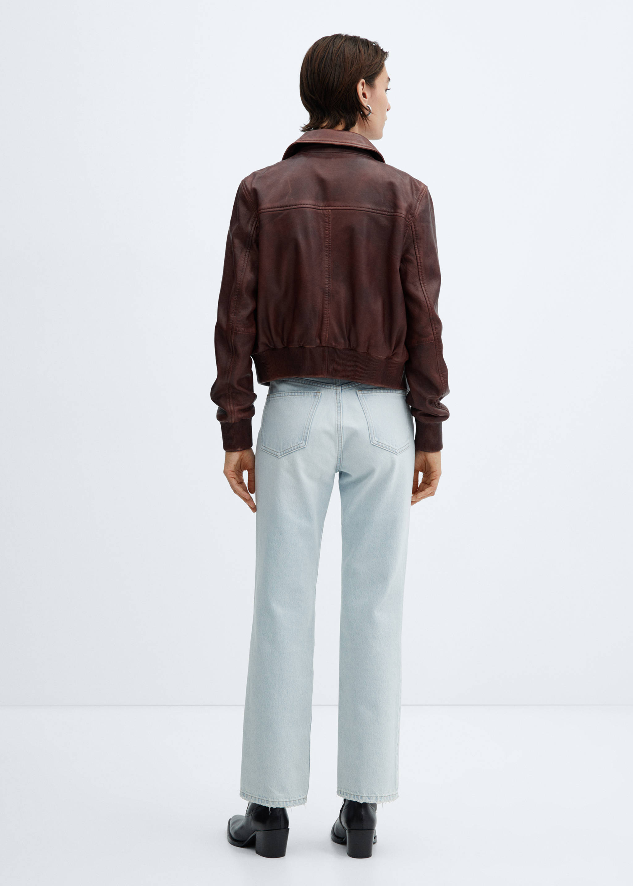 Mid-rise straight jeans - Reverse of the article