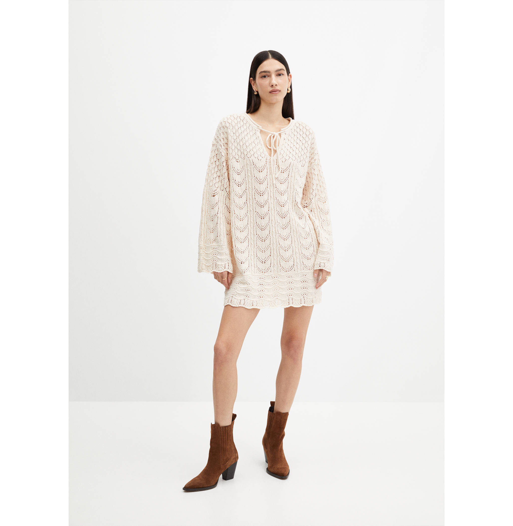 Flared-sleeve crochet dress - General plane
