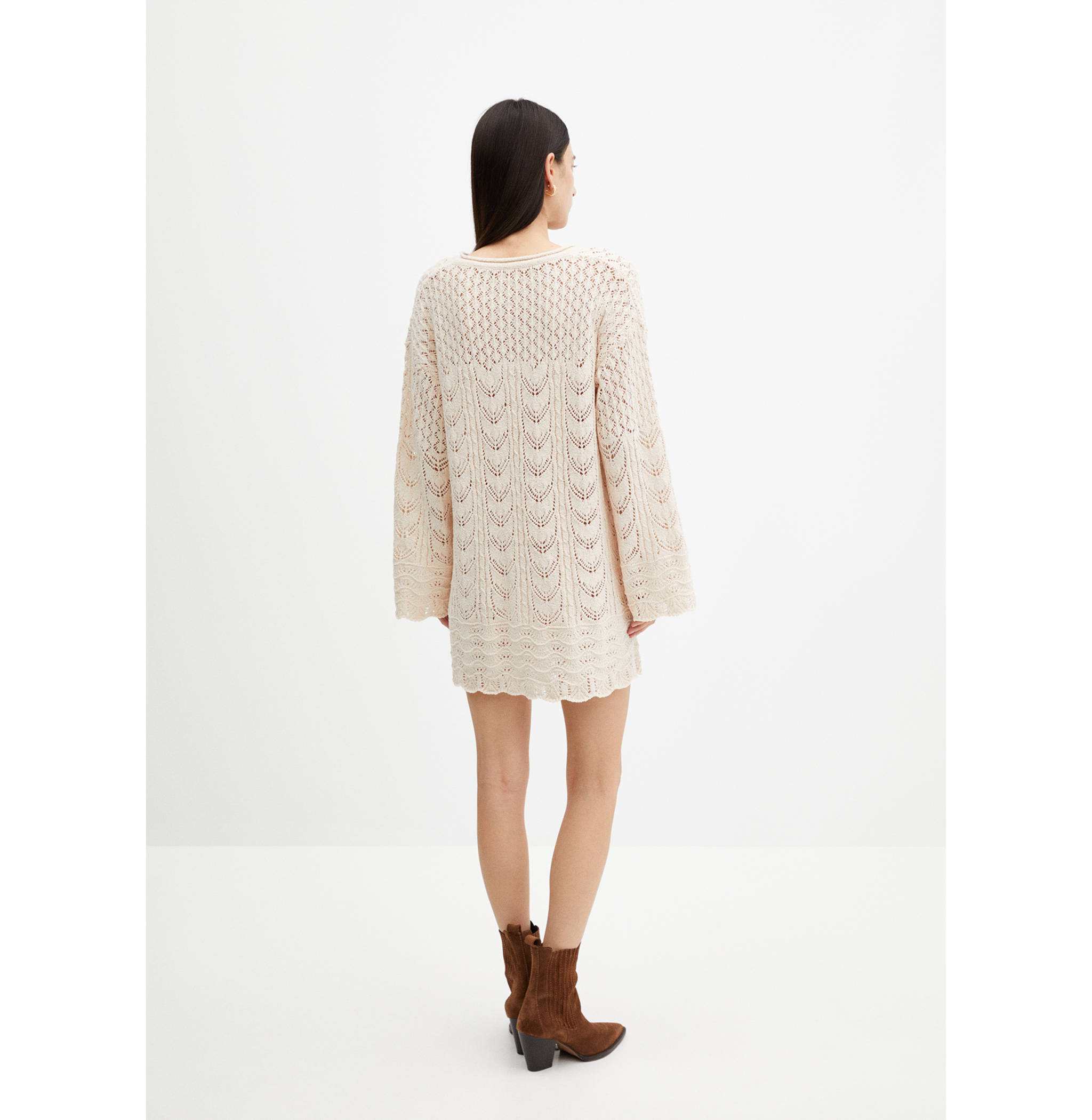 Flared-sleeve crochet dress - Reverse of the article