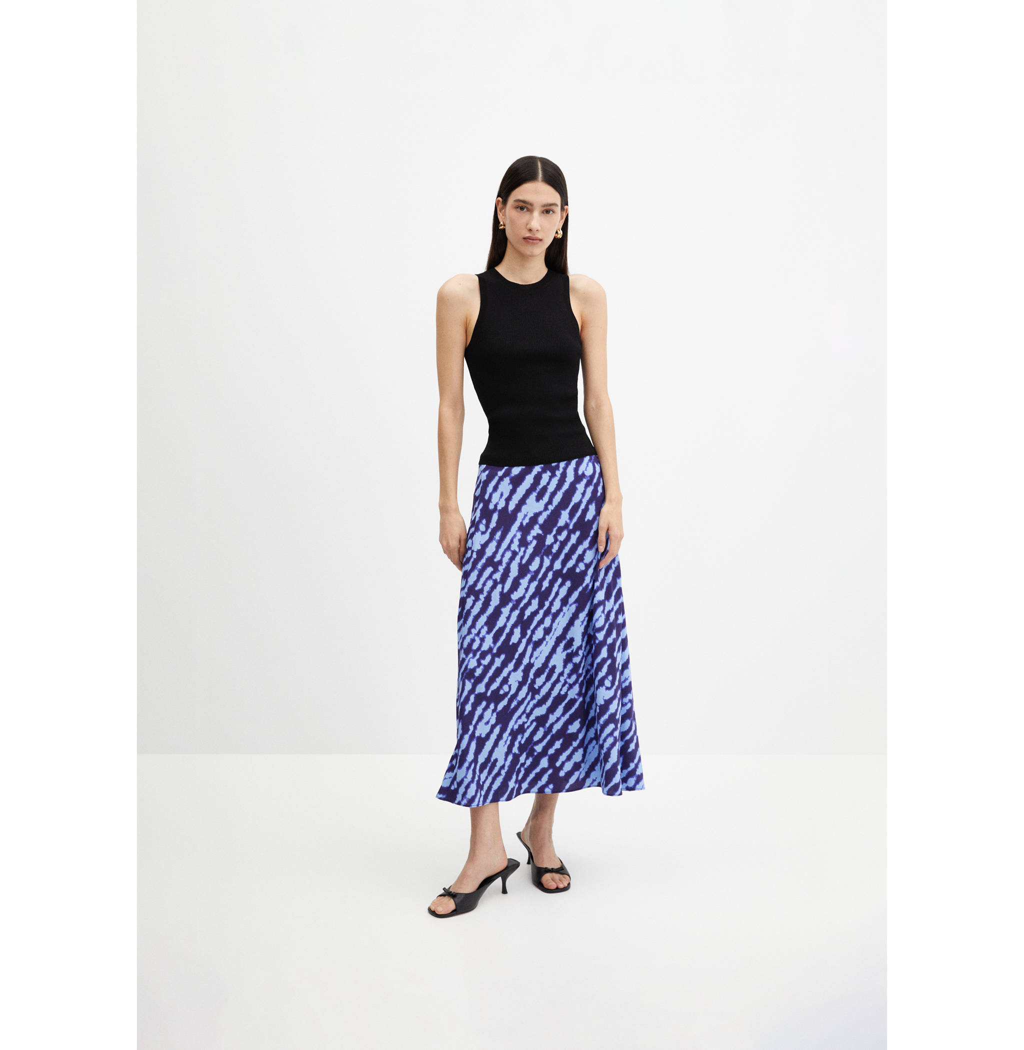 Faldilla setinada estampada - Pla general