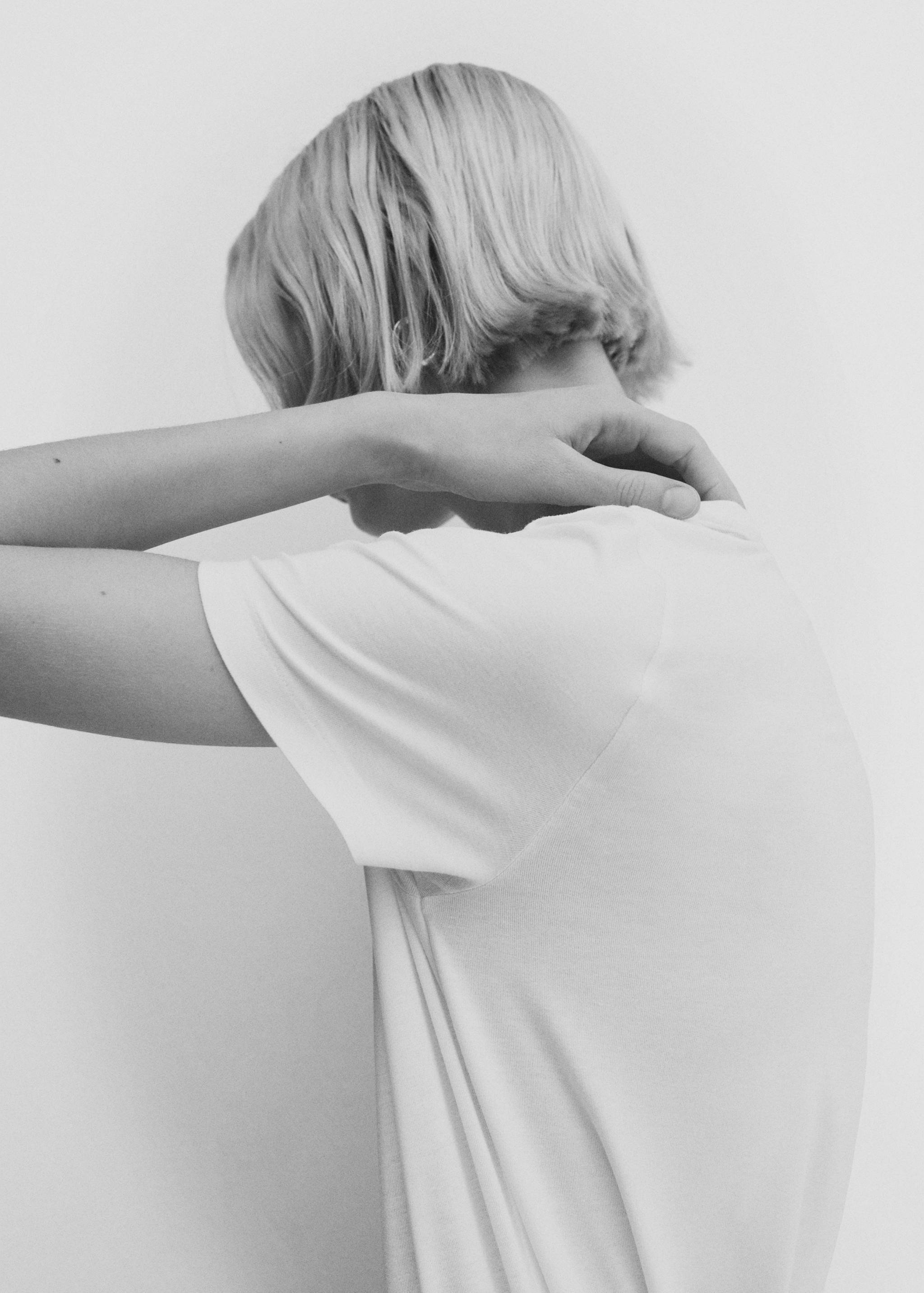 V-neck T-shirt - Details of the article 1