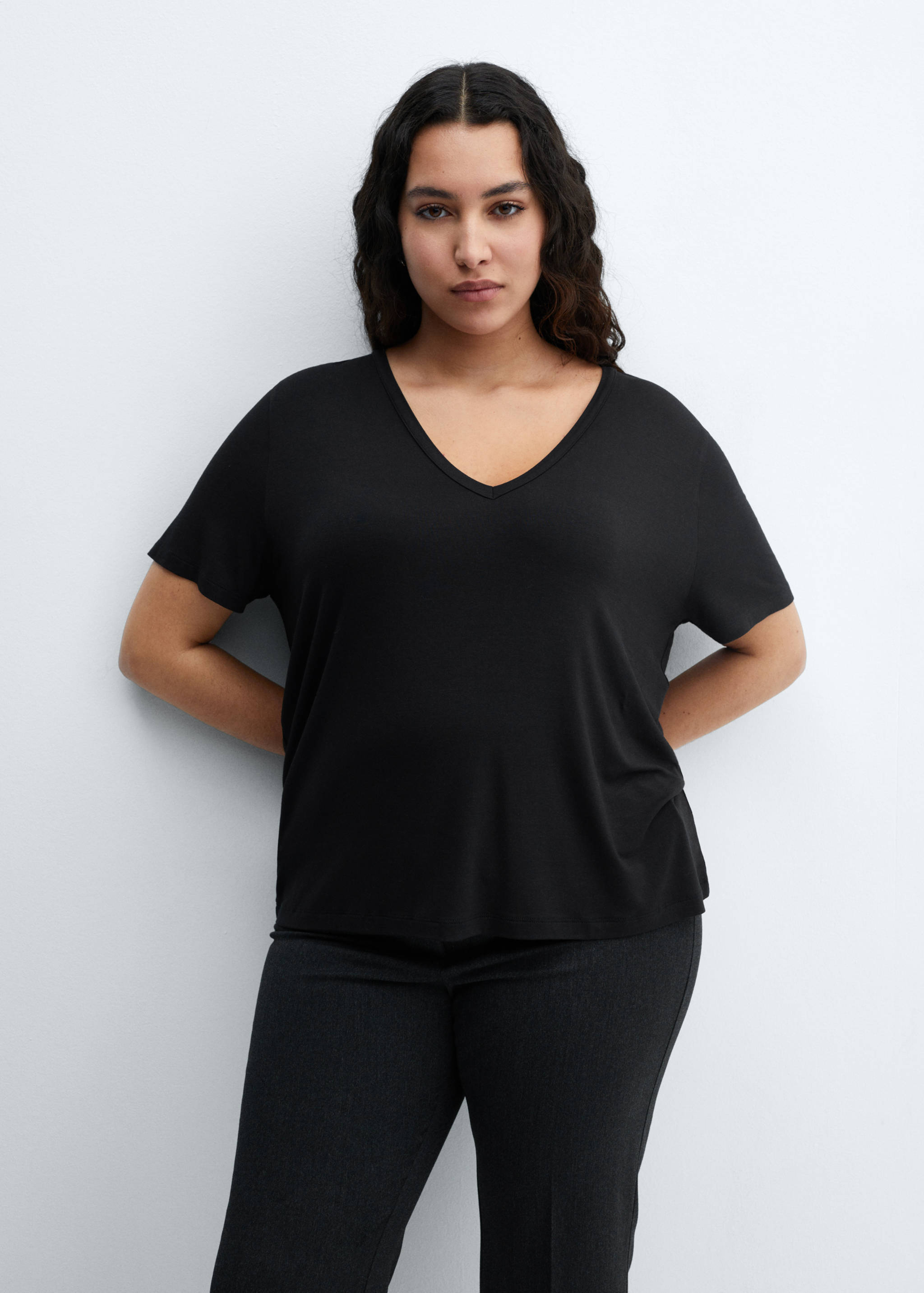 V-neck T-shirt - Details of the article 5