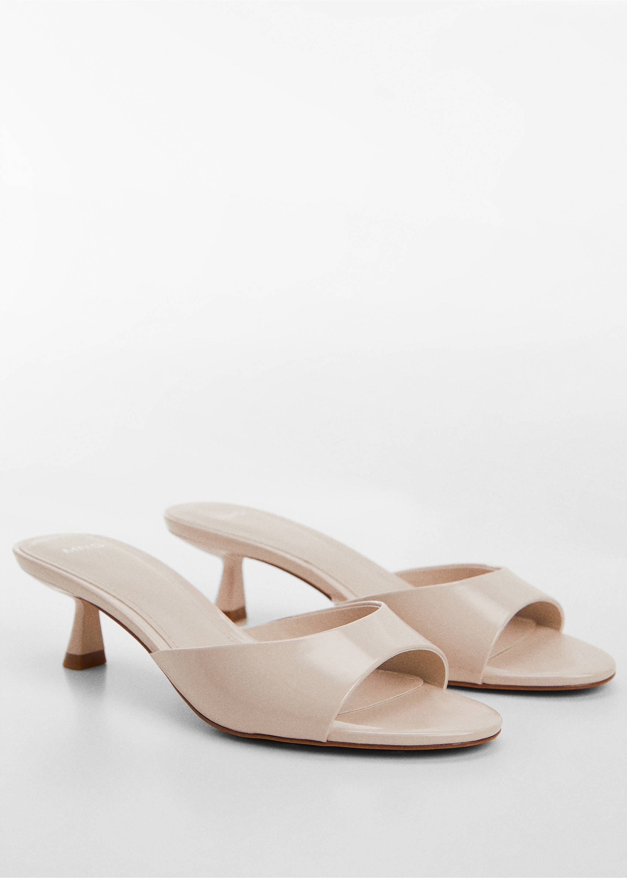 Patent leather effect heeled sandal - Medium plane, Nude. Ref: 67075986-00.