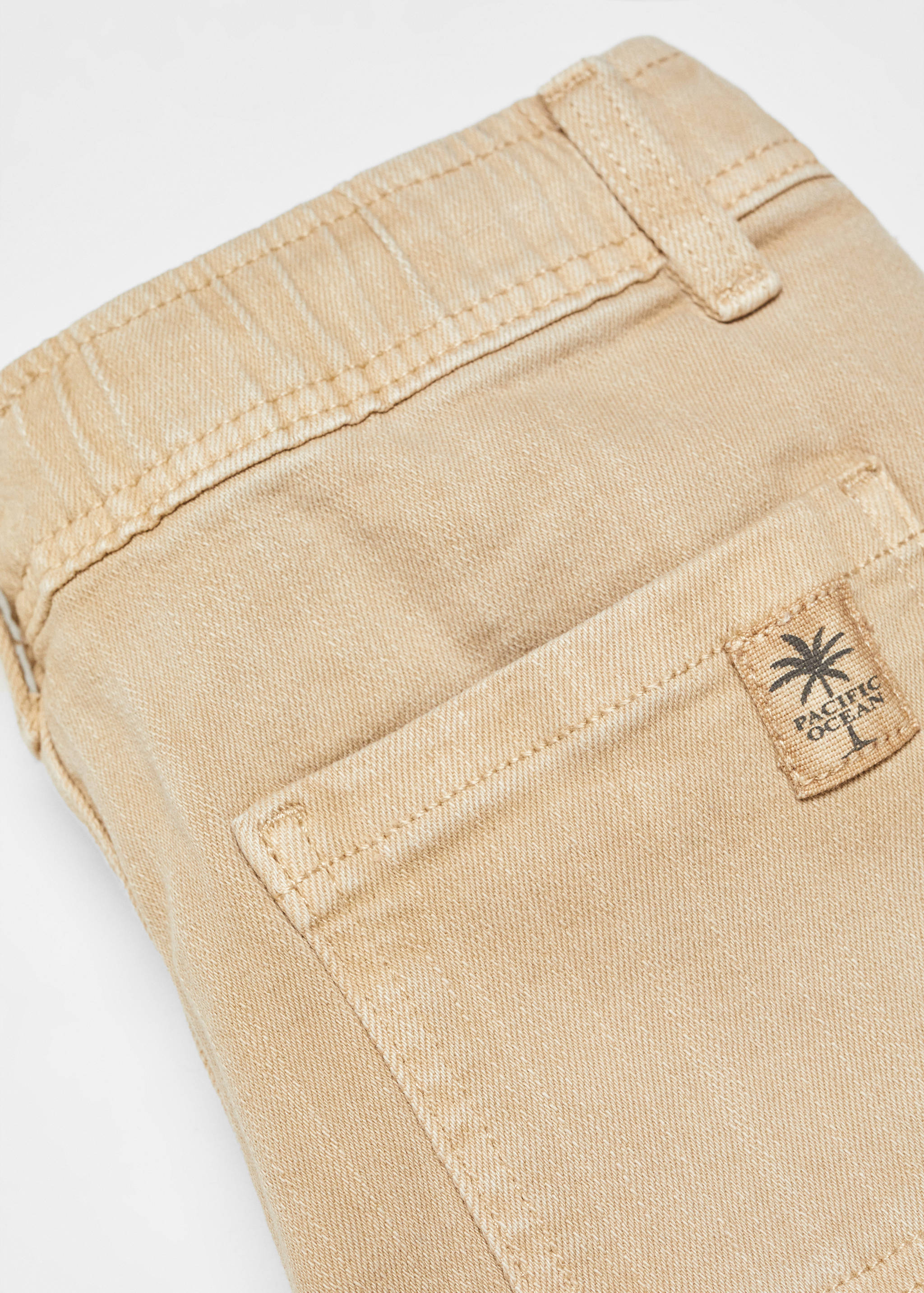 Cargo pockets Bermuda shorts - Details of the article 8