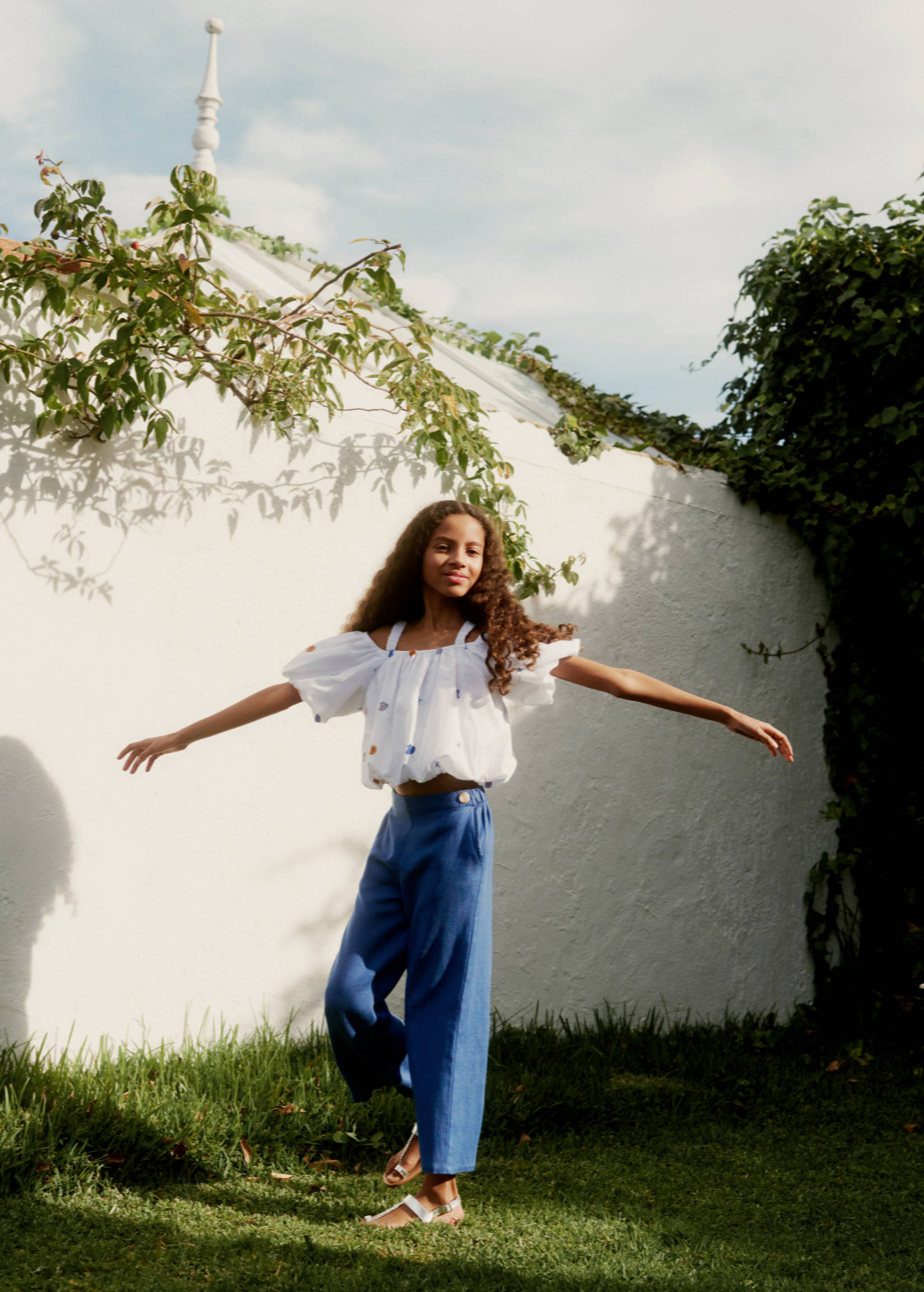 Linen trousers with buttons - Details of the article 5