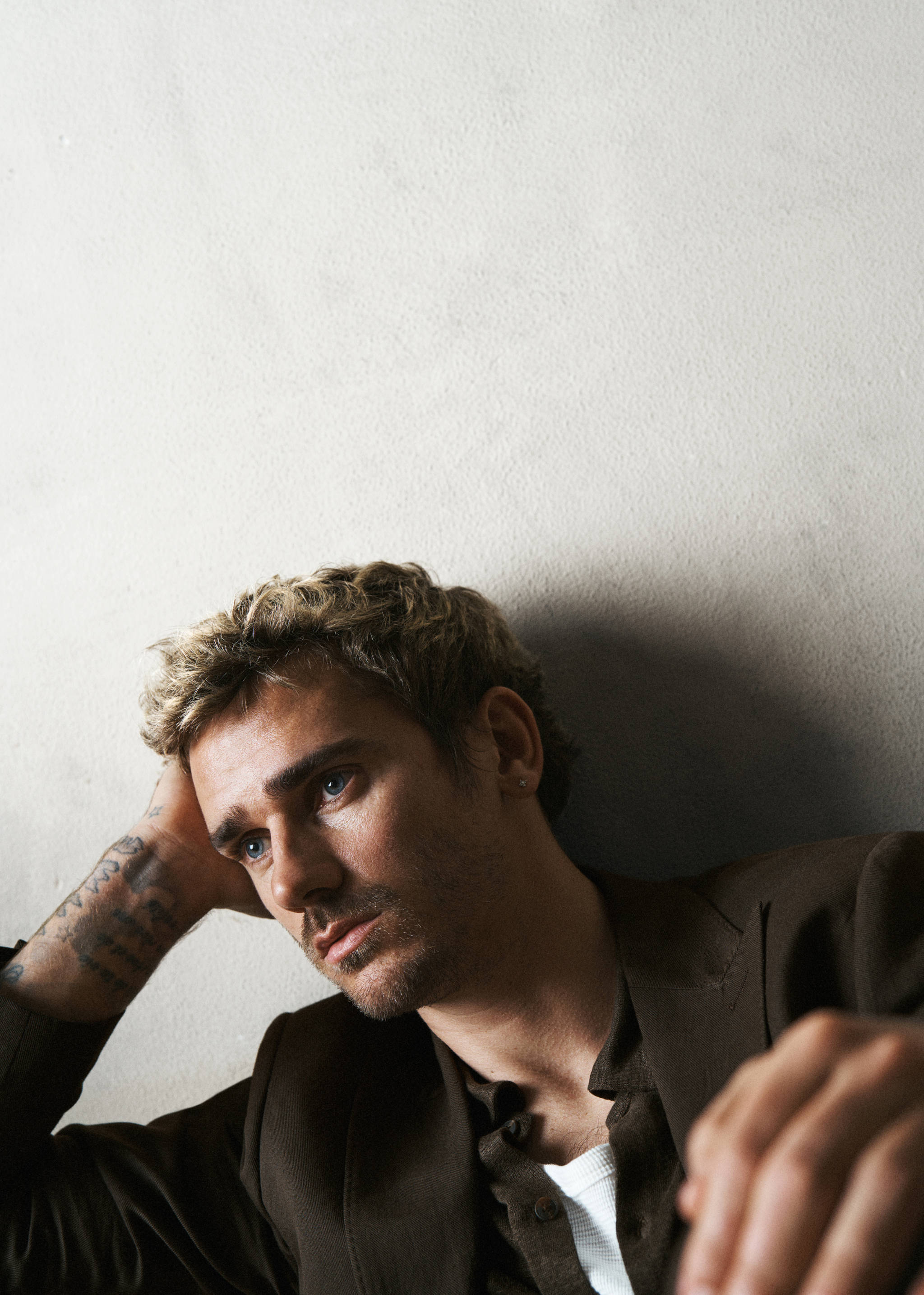 100% linen buttoned polo shirt - Details of the article 6