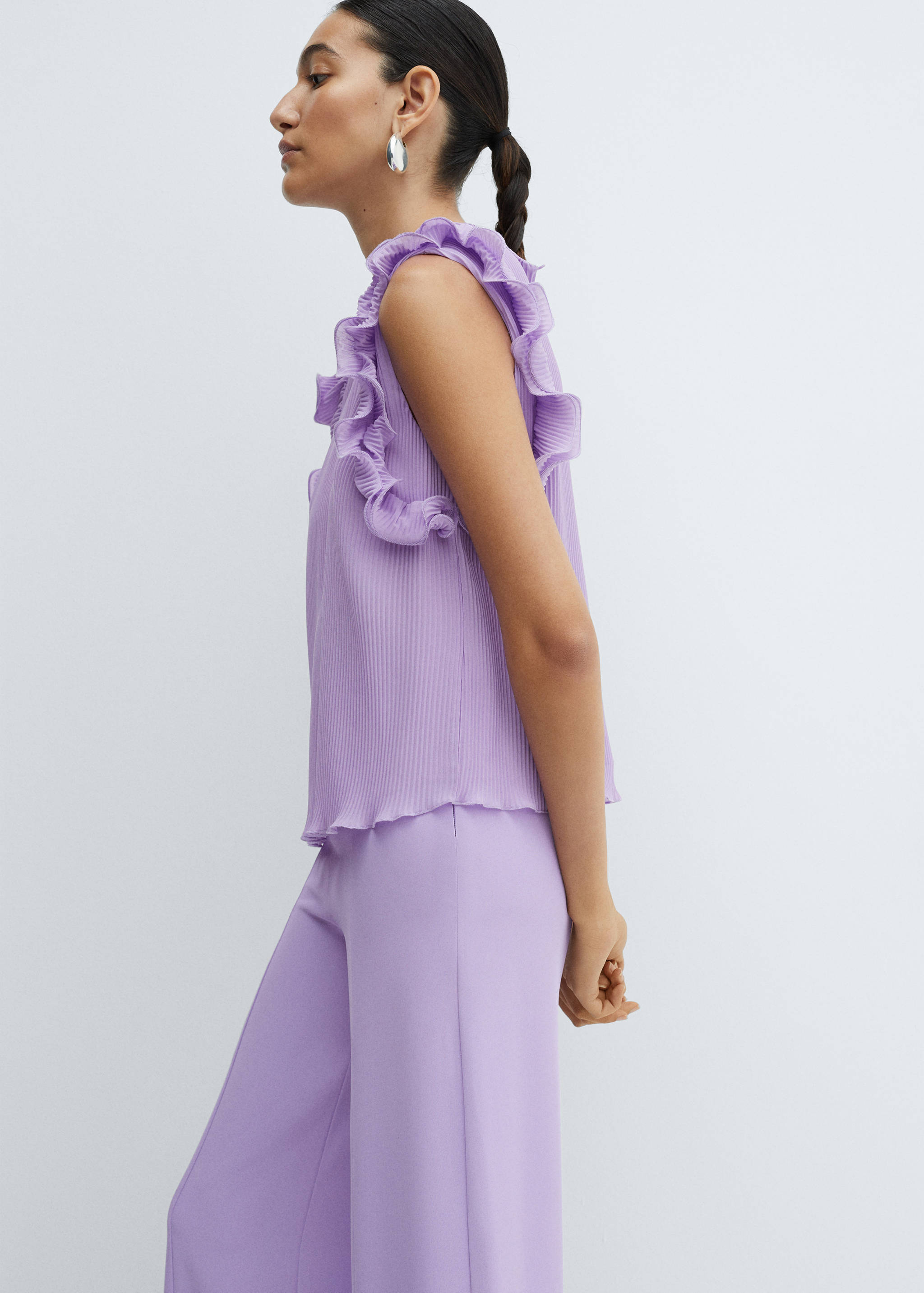 Top plisado volante - Plano medio