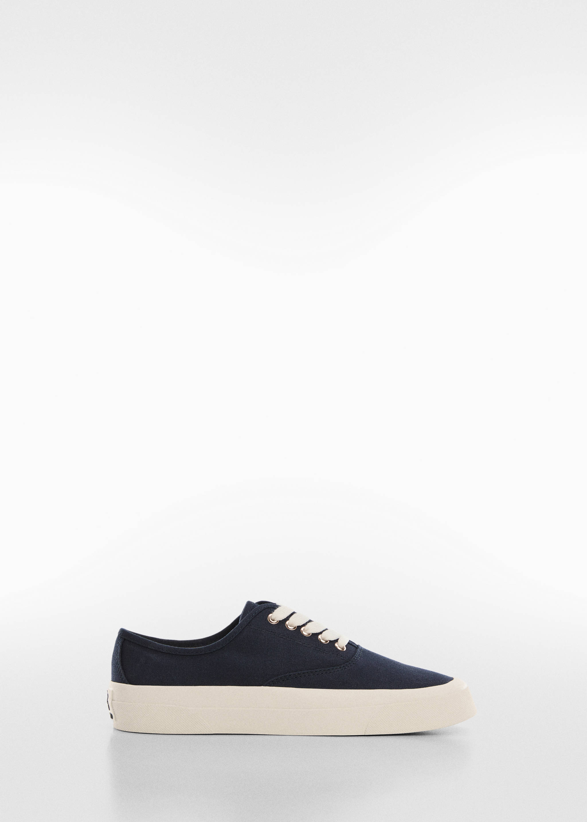 Canvas sneakers met veters - Artikel zonder model