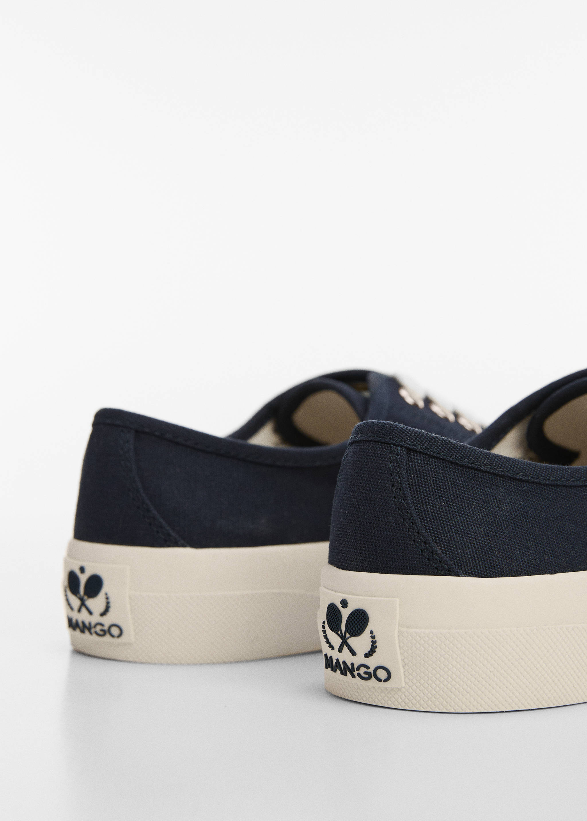 Canvas sneakers met veters - Detail van het artikel 1