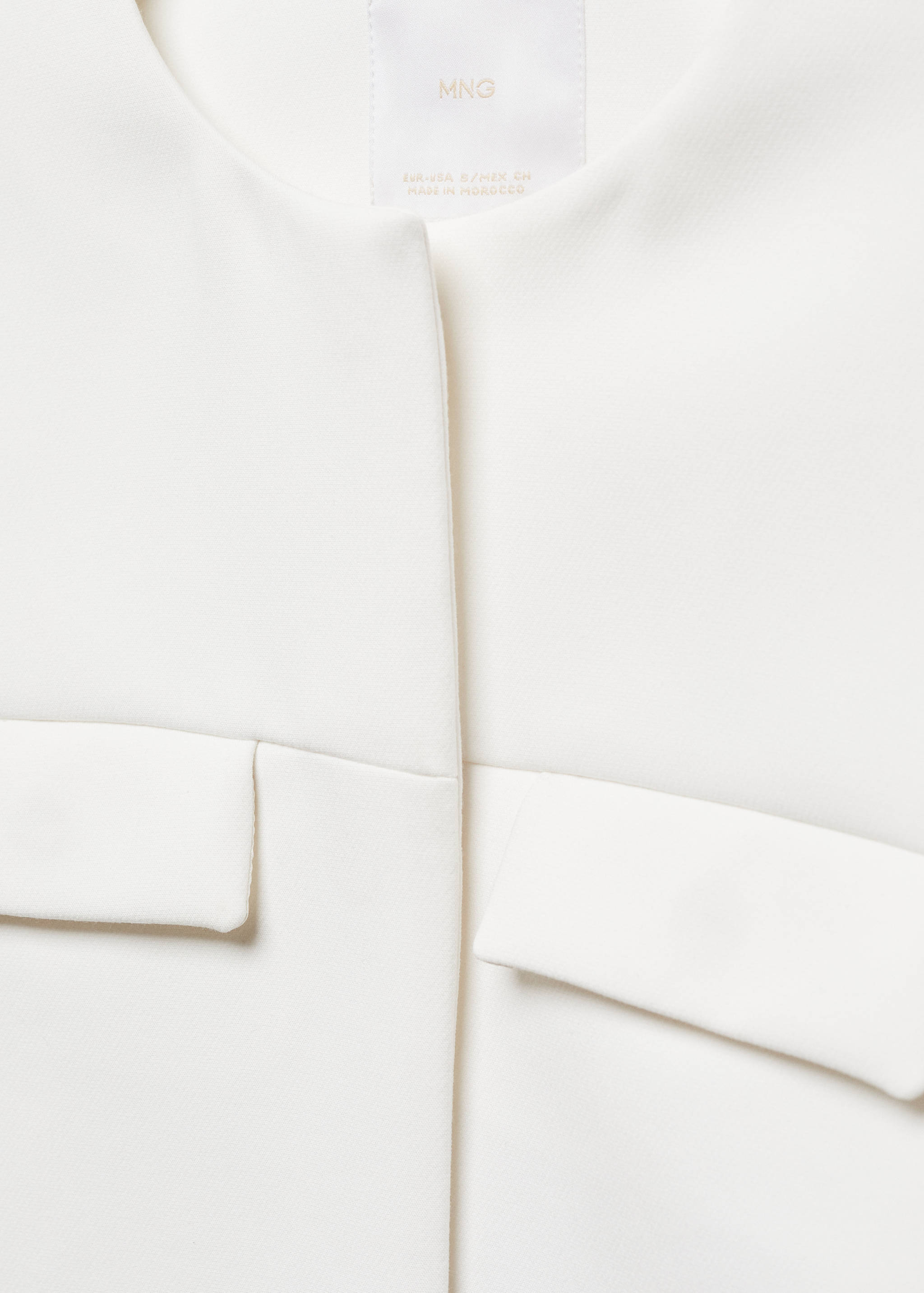 Jacket with lapel detail - Details of the article 8