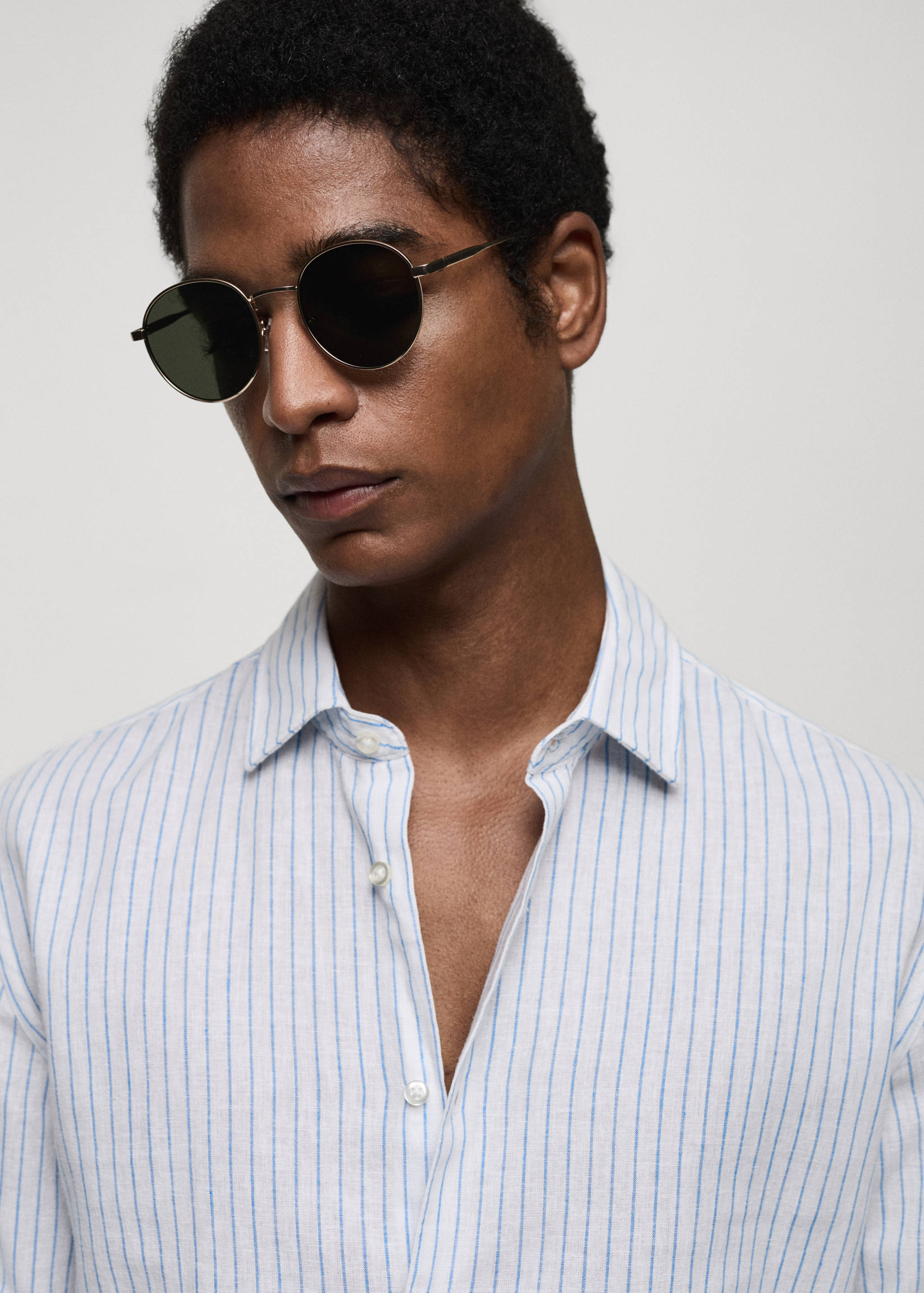 Regular-fit striped linen shirt - Details of the article 1