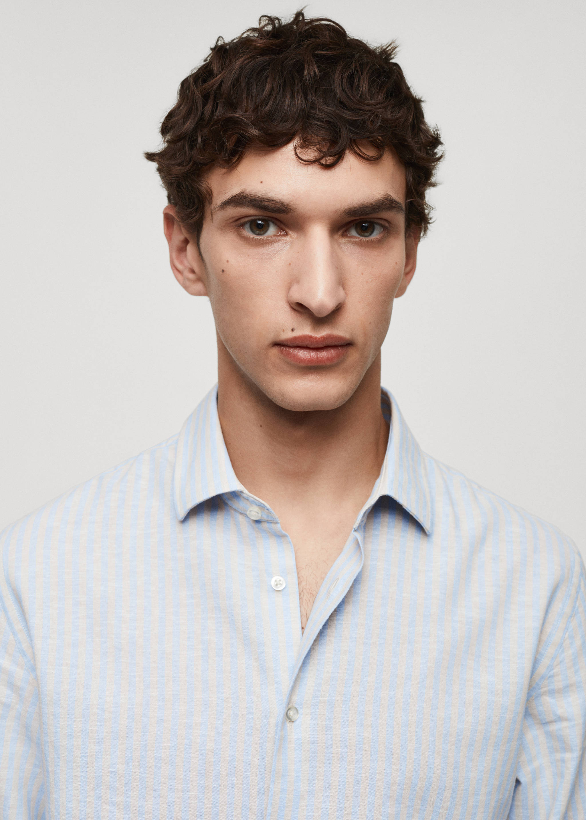 Regular-fit striped linen shirt - Details of the article 1