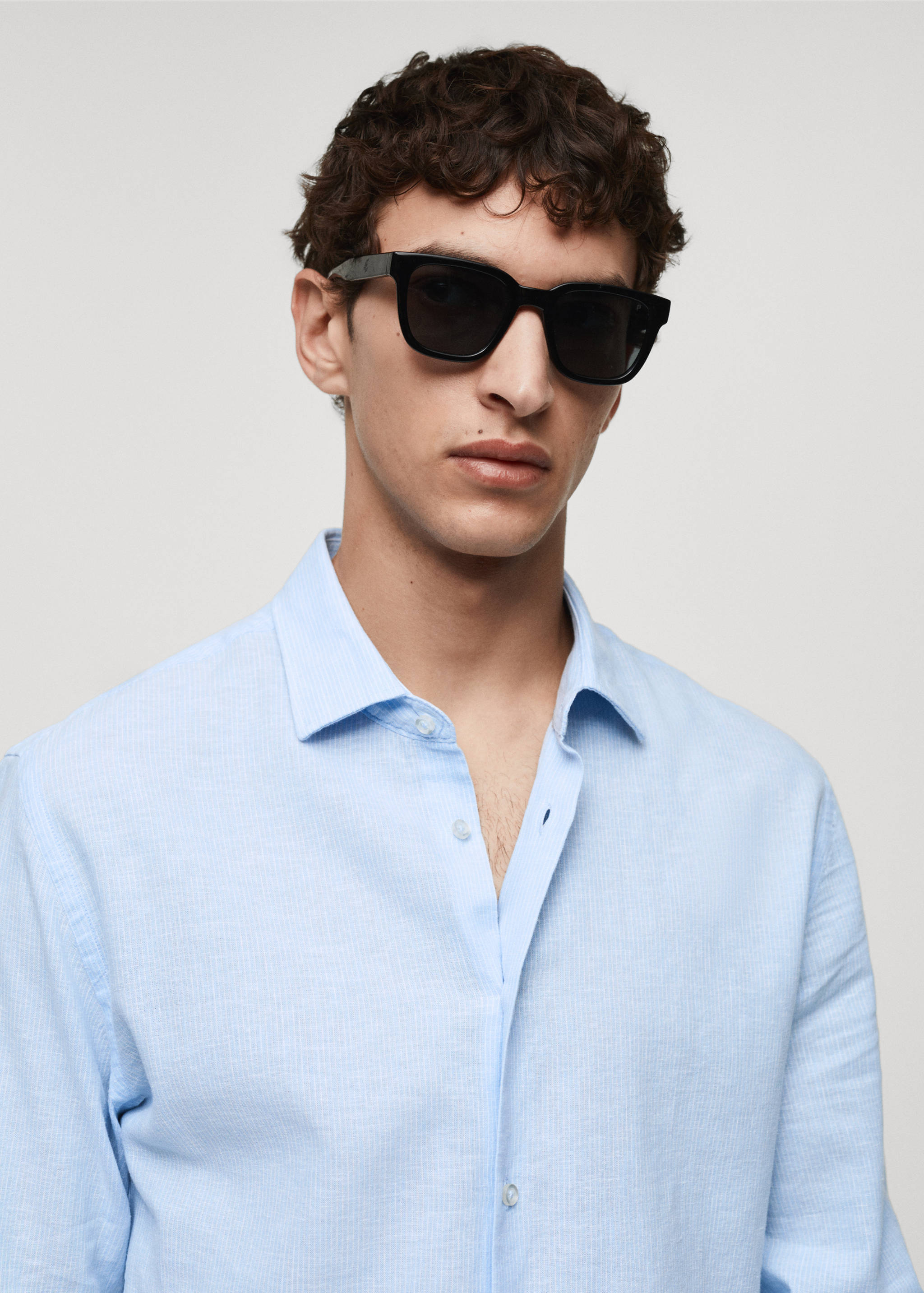 Regular-fit striped linen shirt - Details of the article 1