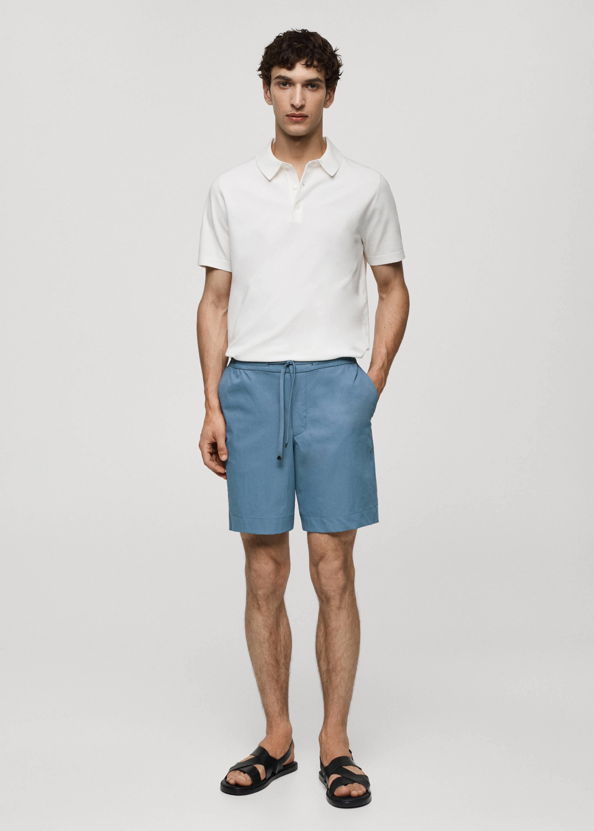 Calções de tecido técnico com cordão - Plano geral