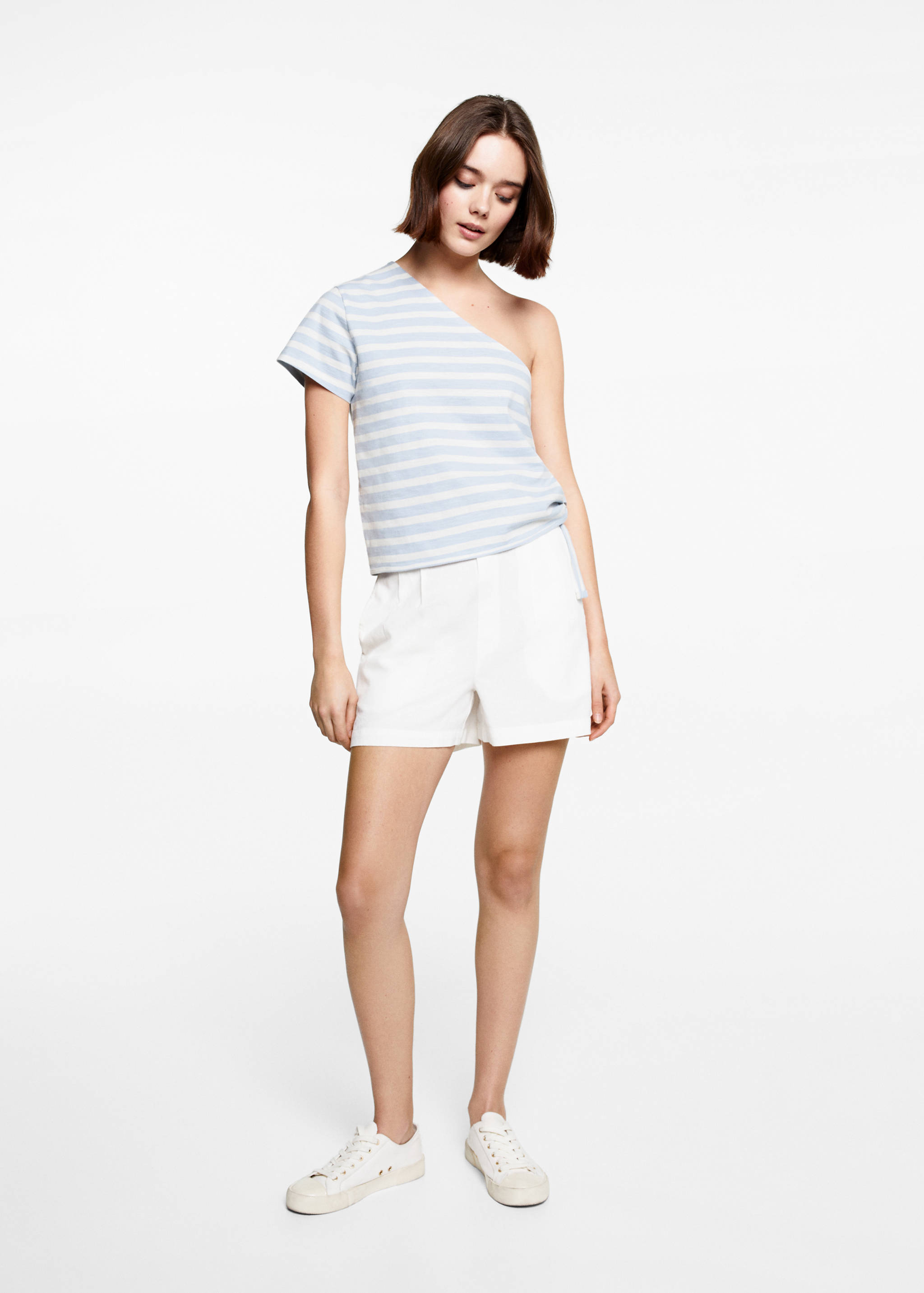 Asymmetrical t-shirt with bow - General plane