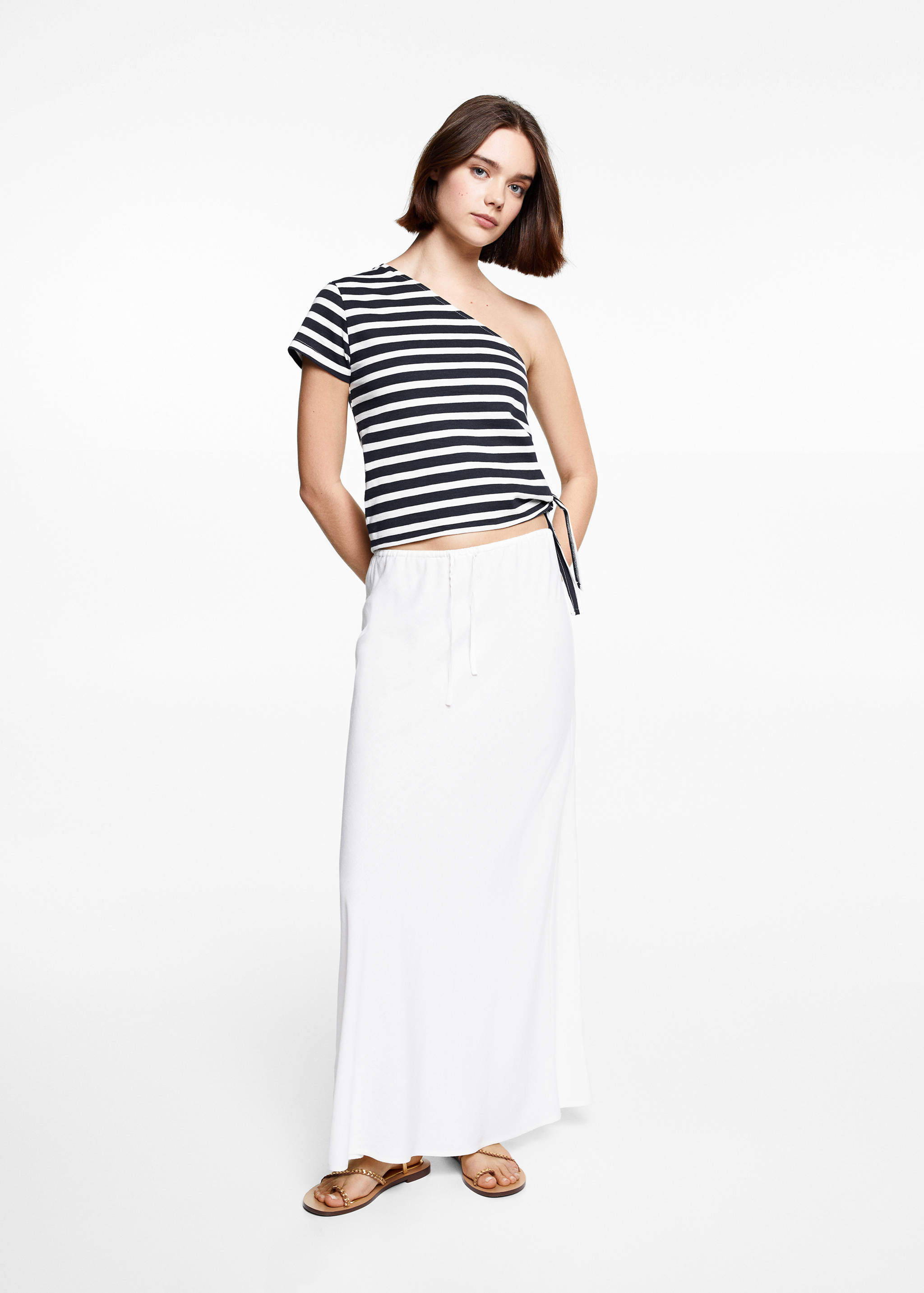 Asymmetrical t-shirt with bow - General plane