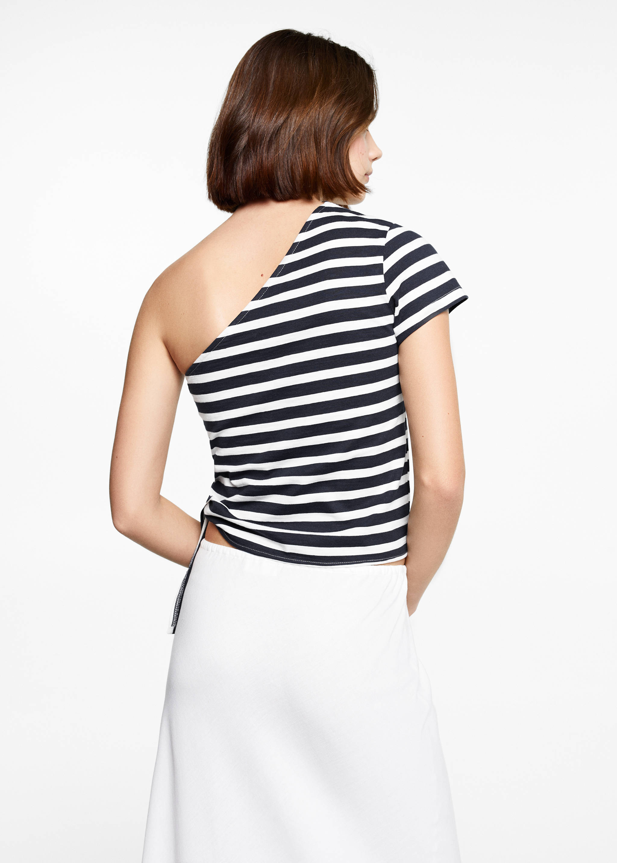 Asymmetrical t-shirt with bow - Reverse of the article