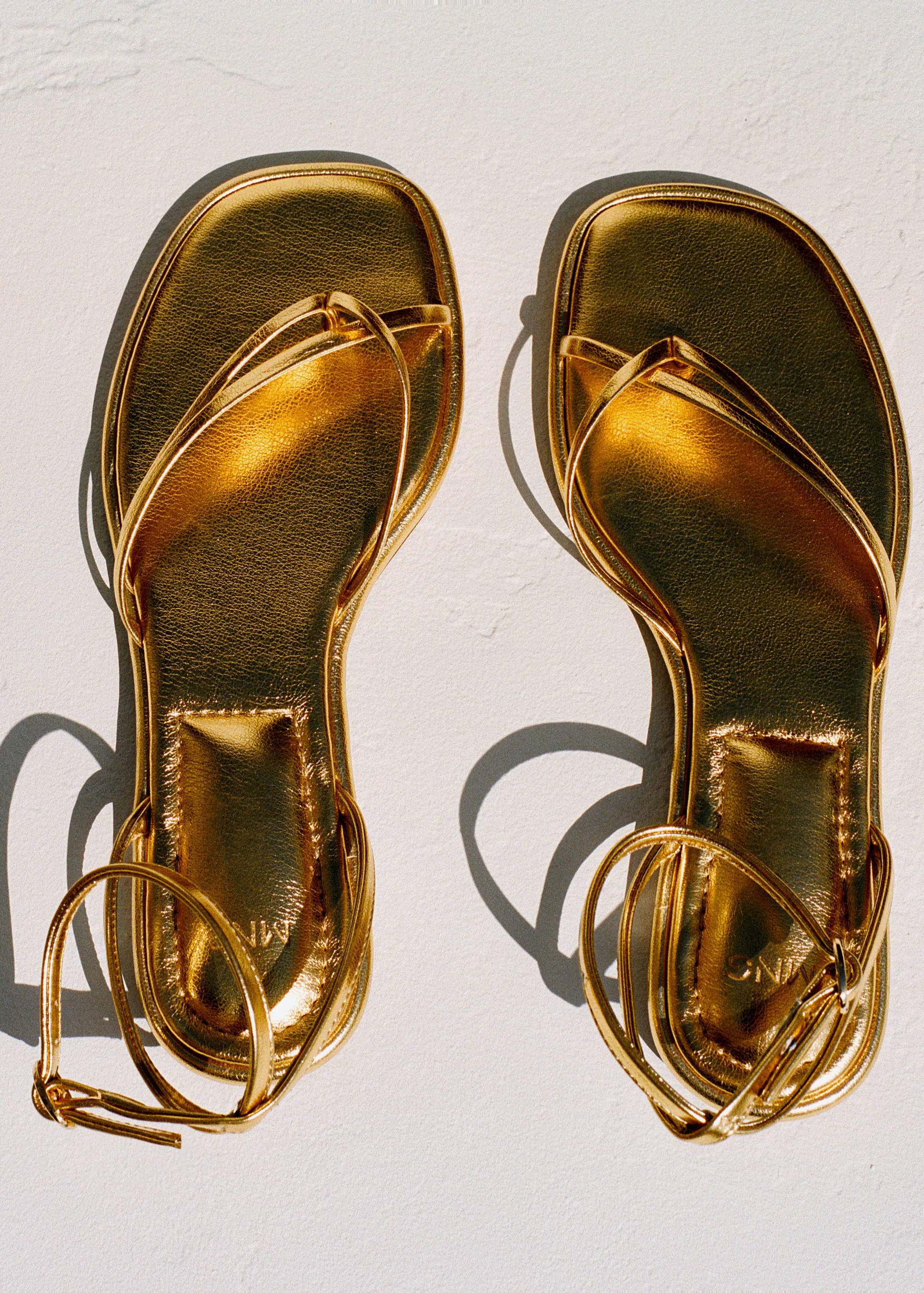 Metallic straps sandals - General plane