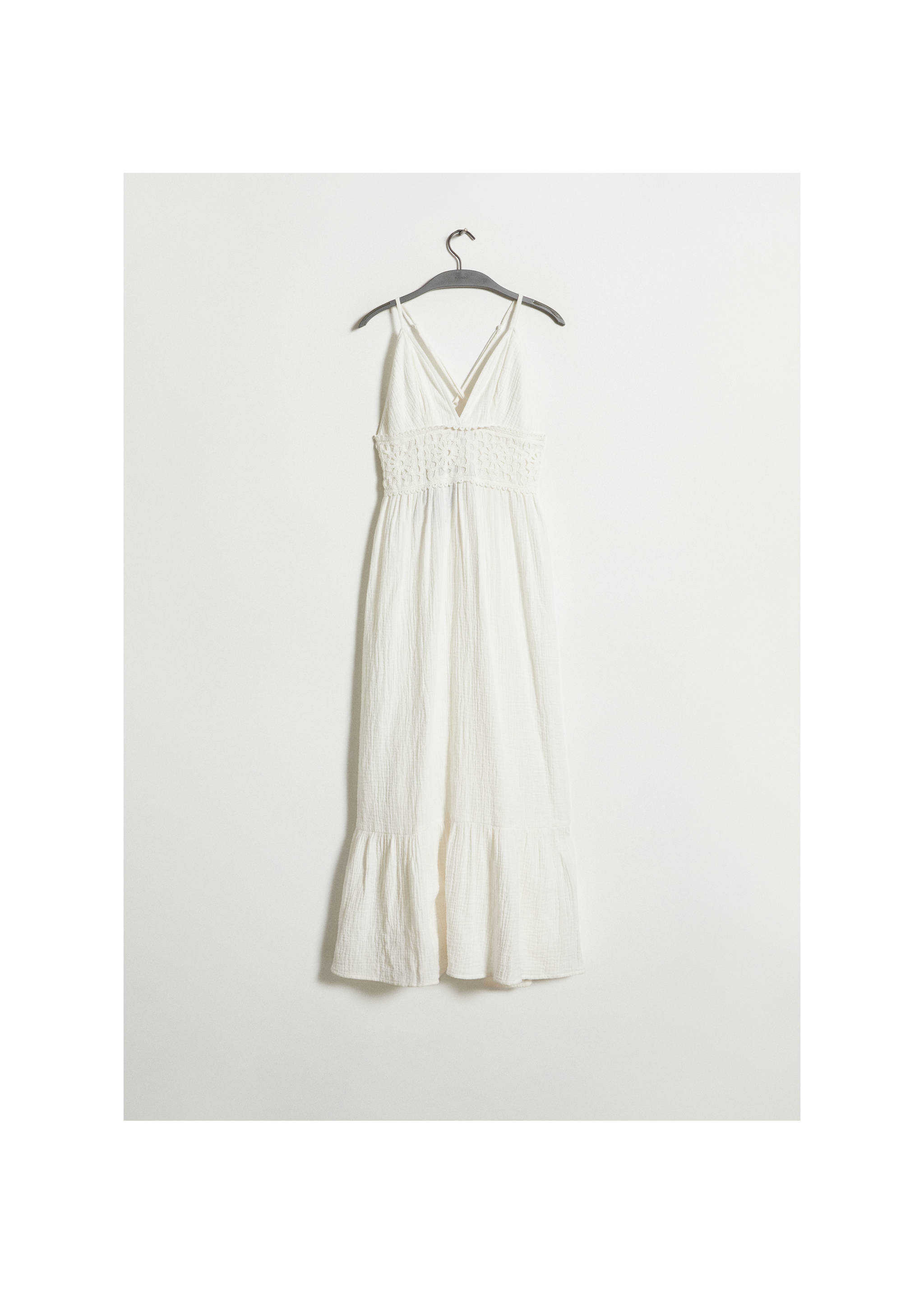 Ruffle embroidered maxi-dress - Article without model, Off White. Ref: 67076737-00.