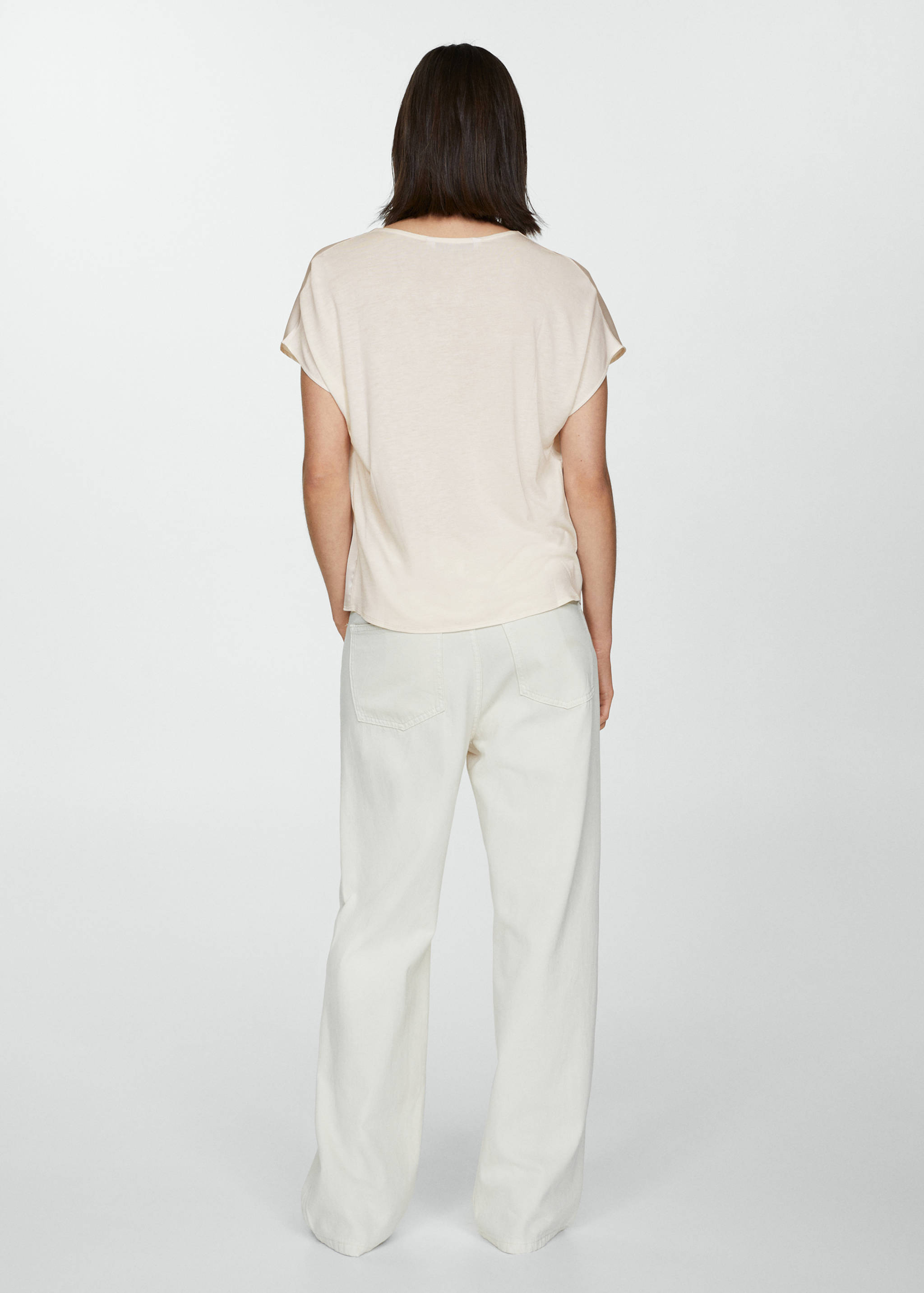 T-shirt satiné col en V - Verso de l’article