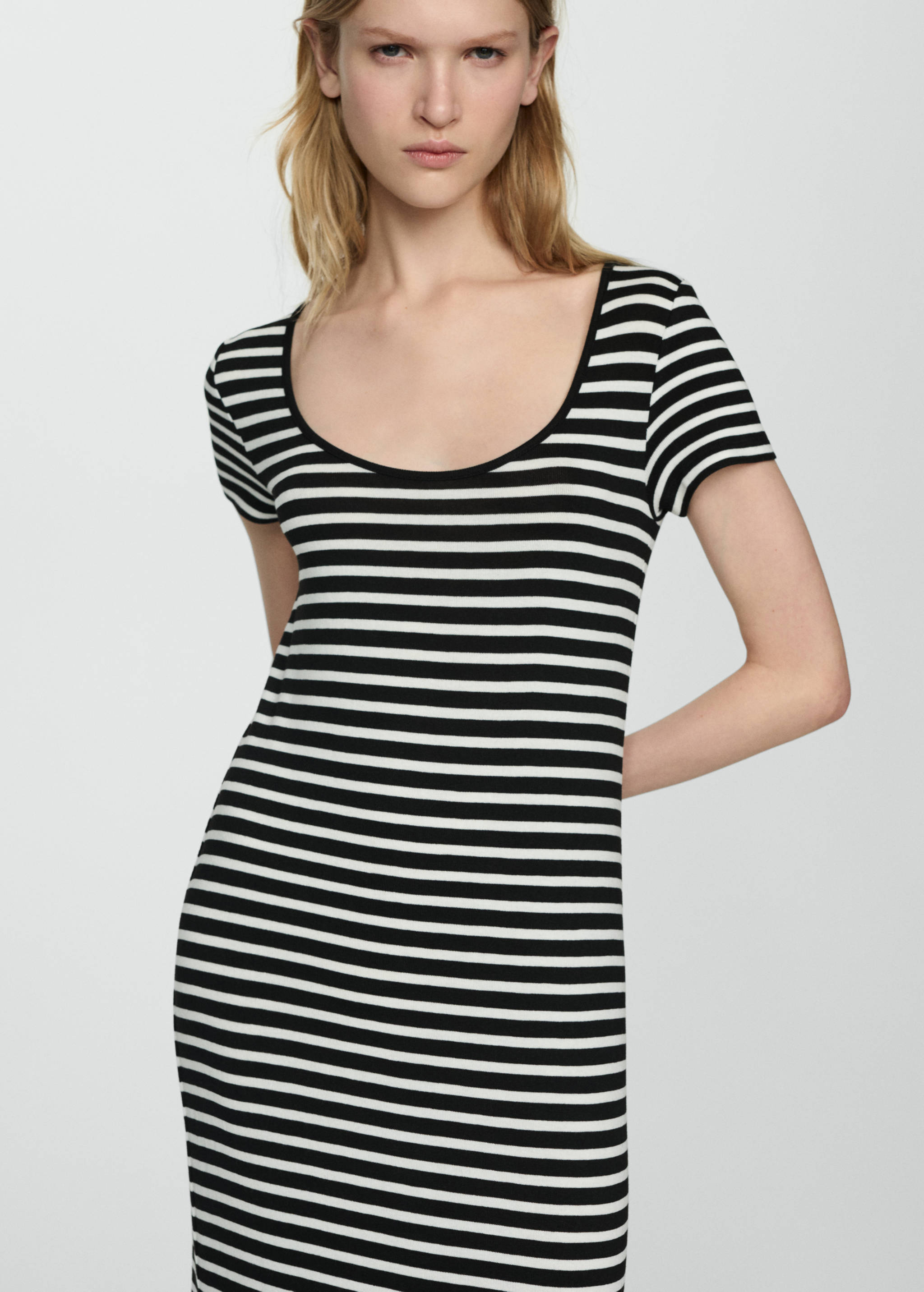 Vestido rayas manga corta - Plano medio