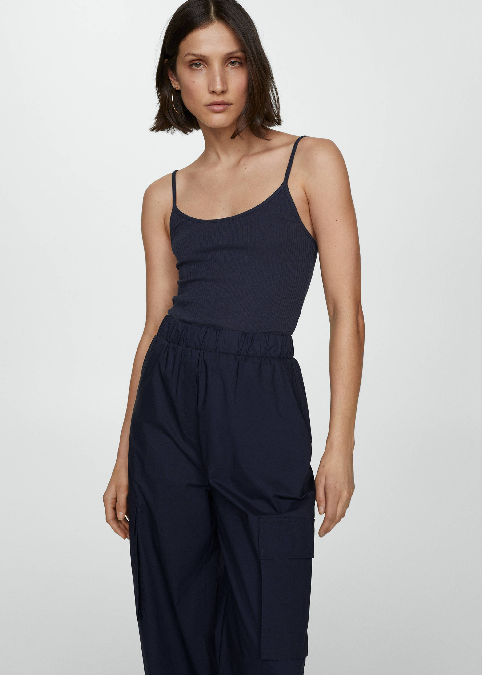 Ejtőernyős nadrágruha vállpántokkal - Felezősík