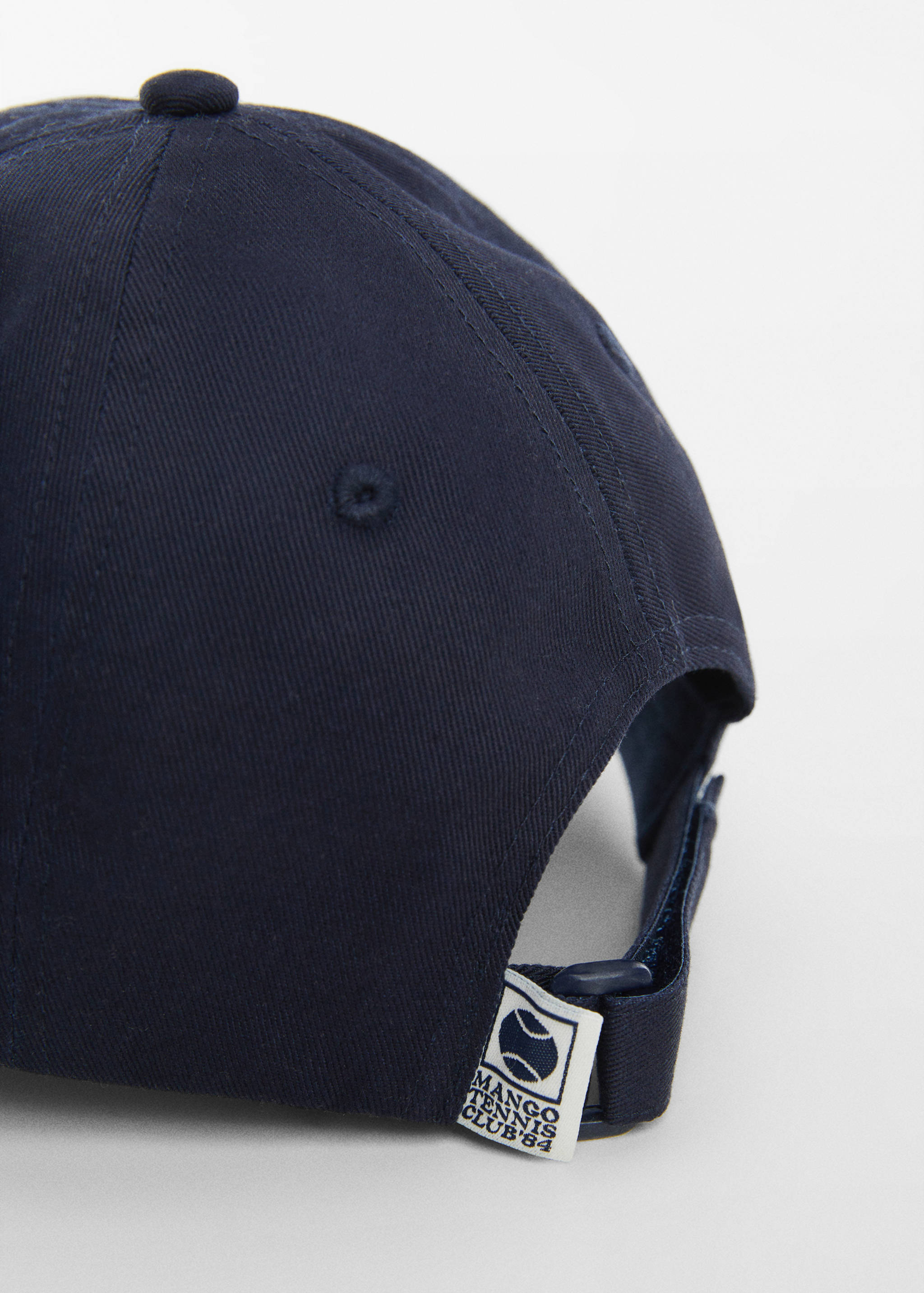 Cap with embroidered logo - Details of the article 1