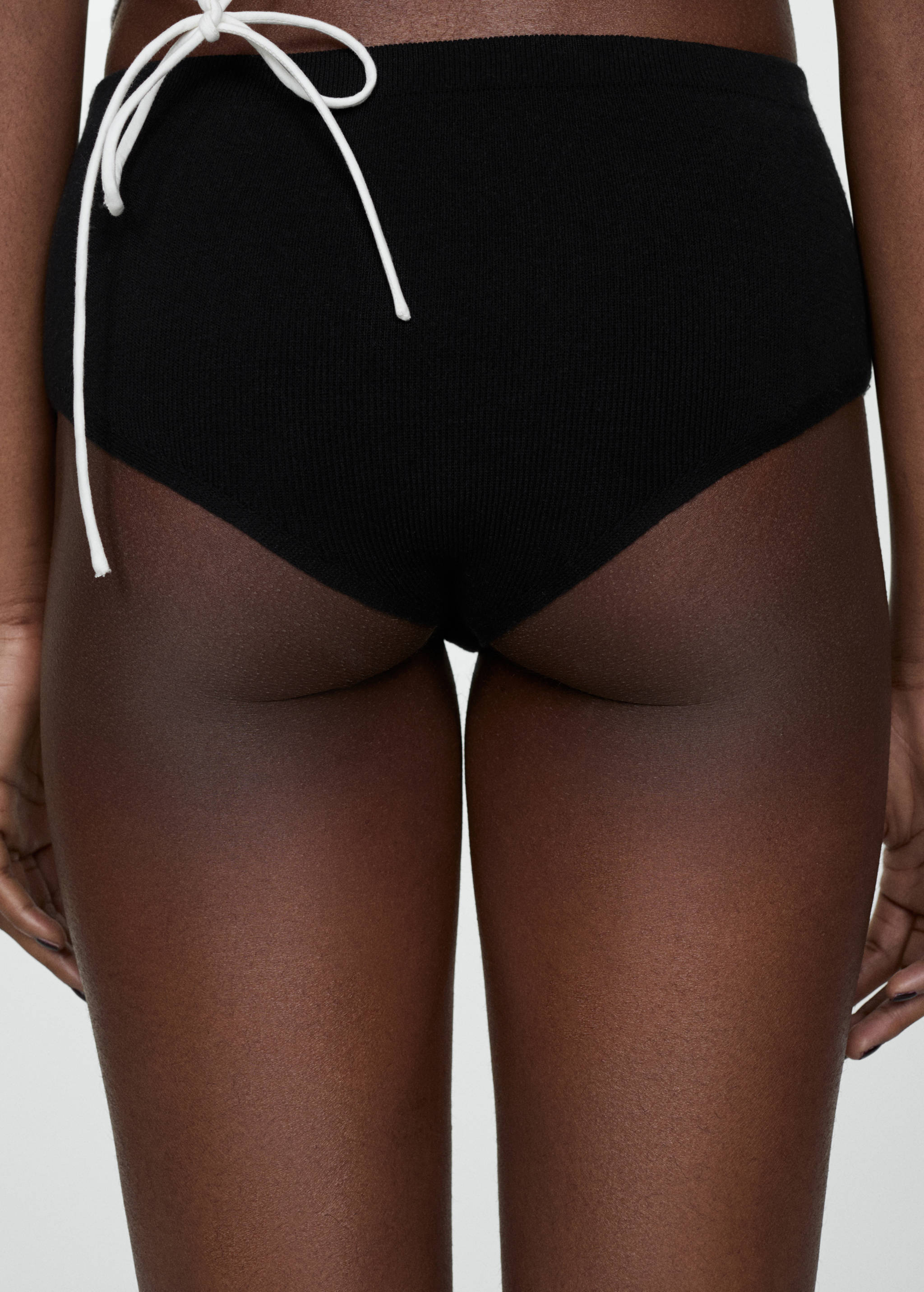 Knitted briefs - Reverse of the article