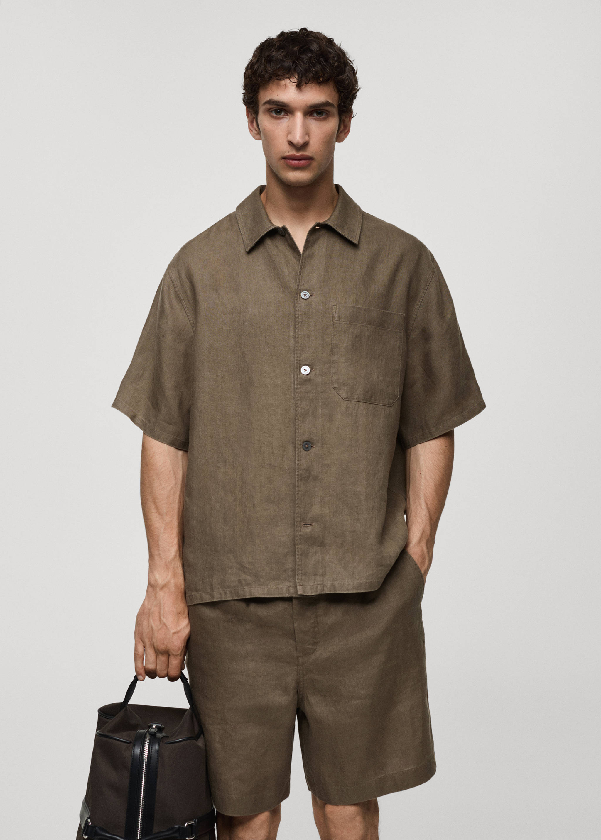 Regular-Fit-Hemd aus 100 % Leinen mit Tasche - Mittlere Ansicht