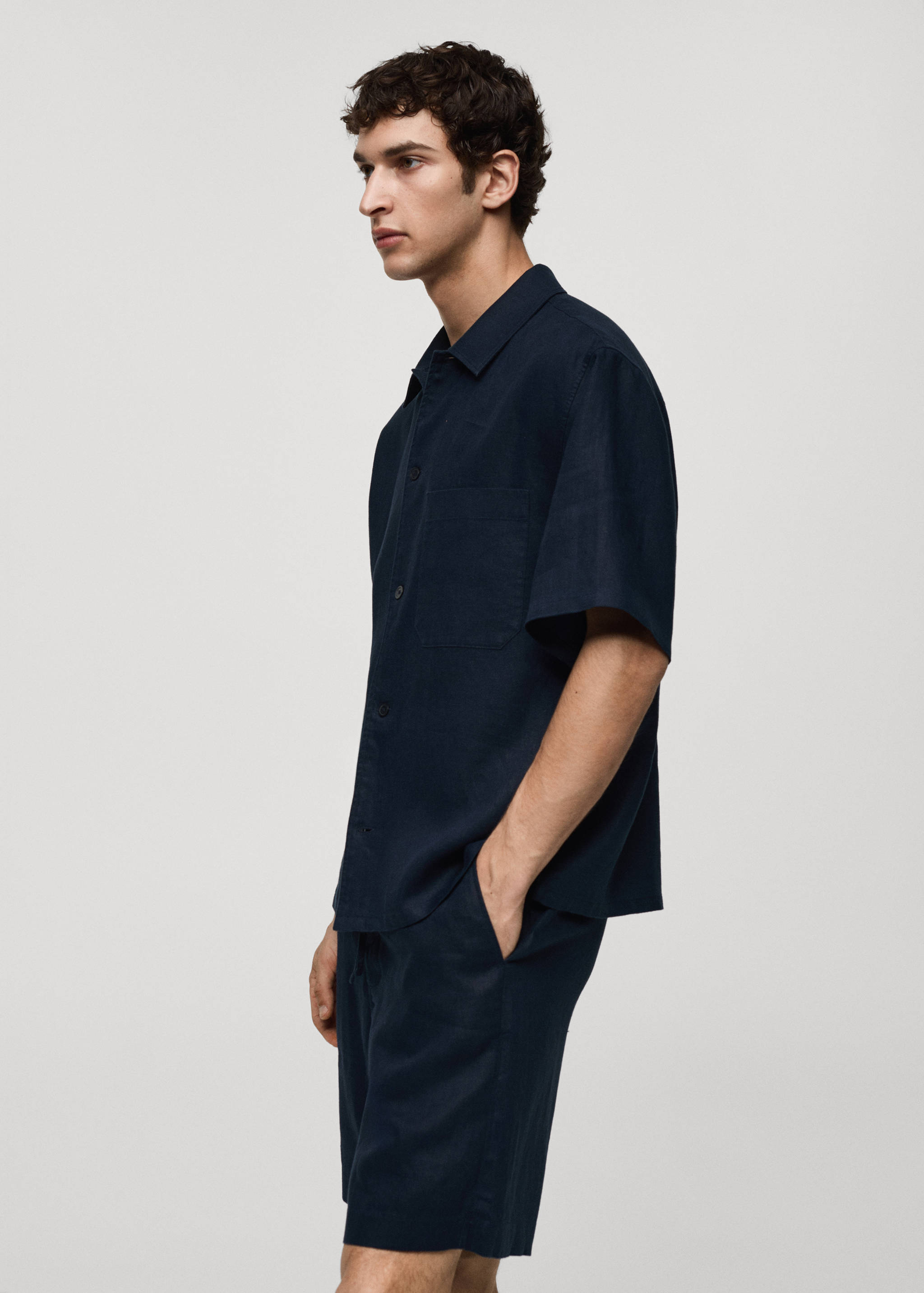 Regular-Fit-Hemd aus 100 % Leinen mit Tasche - Detail des Artikels 2