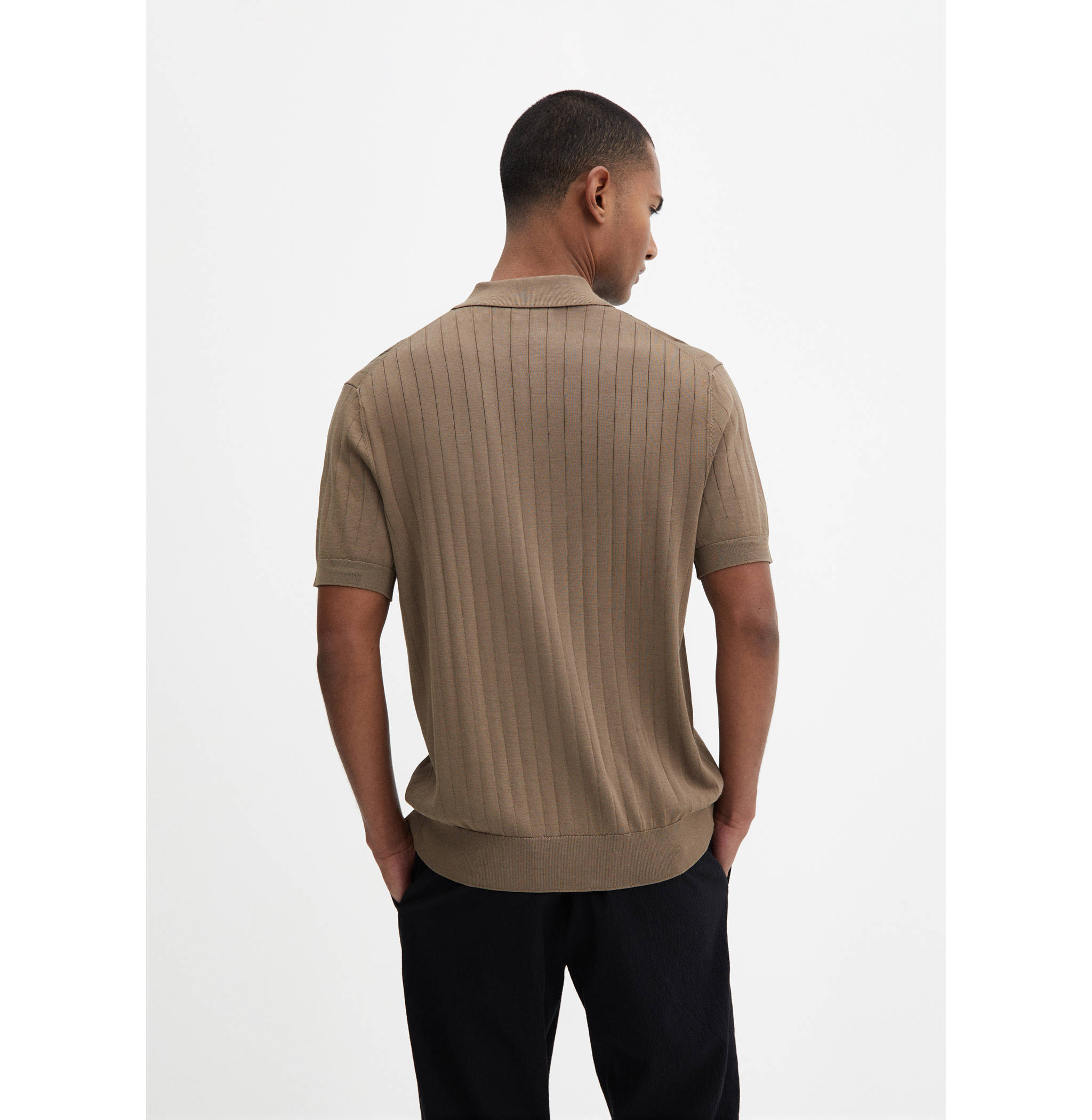 Strick-Poloshirt mit Knöpfen - Rückseite des Artikels