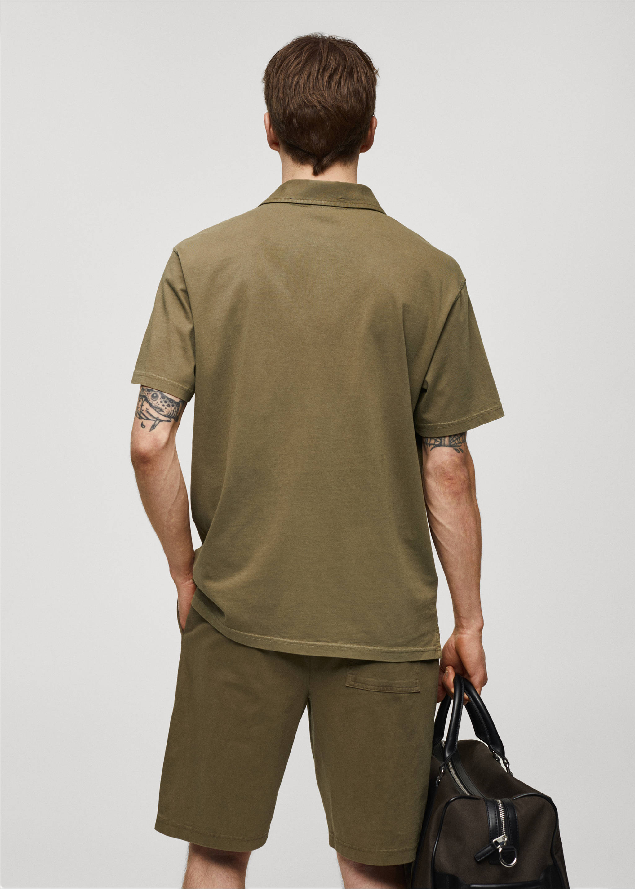 Polo 100 % coton relaxed-fit - Verso de l’article, Kaki. Ref: 67077701-00.