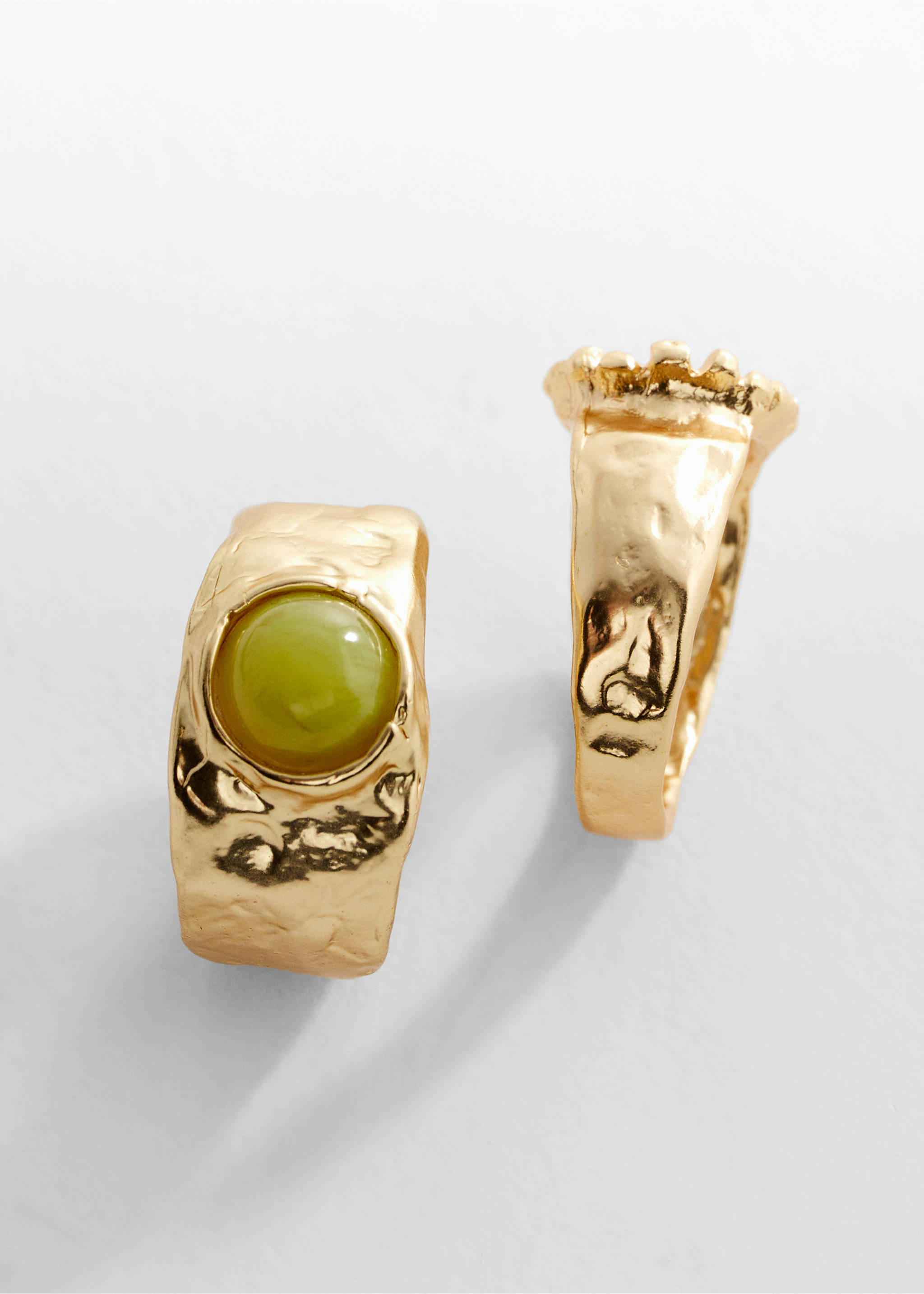 Set mit kombinierten Ringen - Detail des Artikels 1, Gold. Ref: 67077709-00.