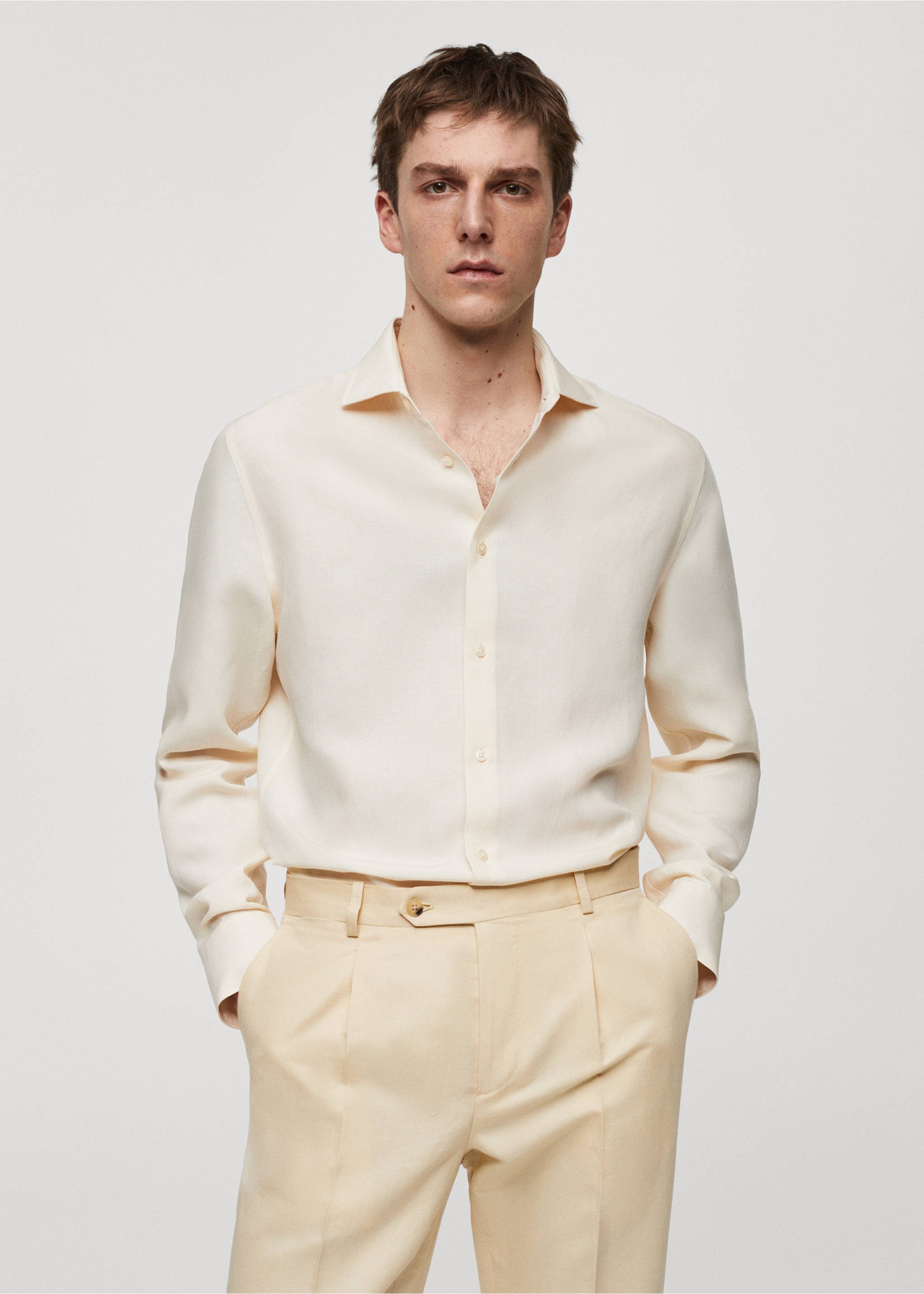 Slim-Fit-Hemd aus Tencel mit Leinen - Mittlere Ansicht, Beige. Ref: 67077907-00.
