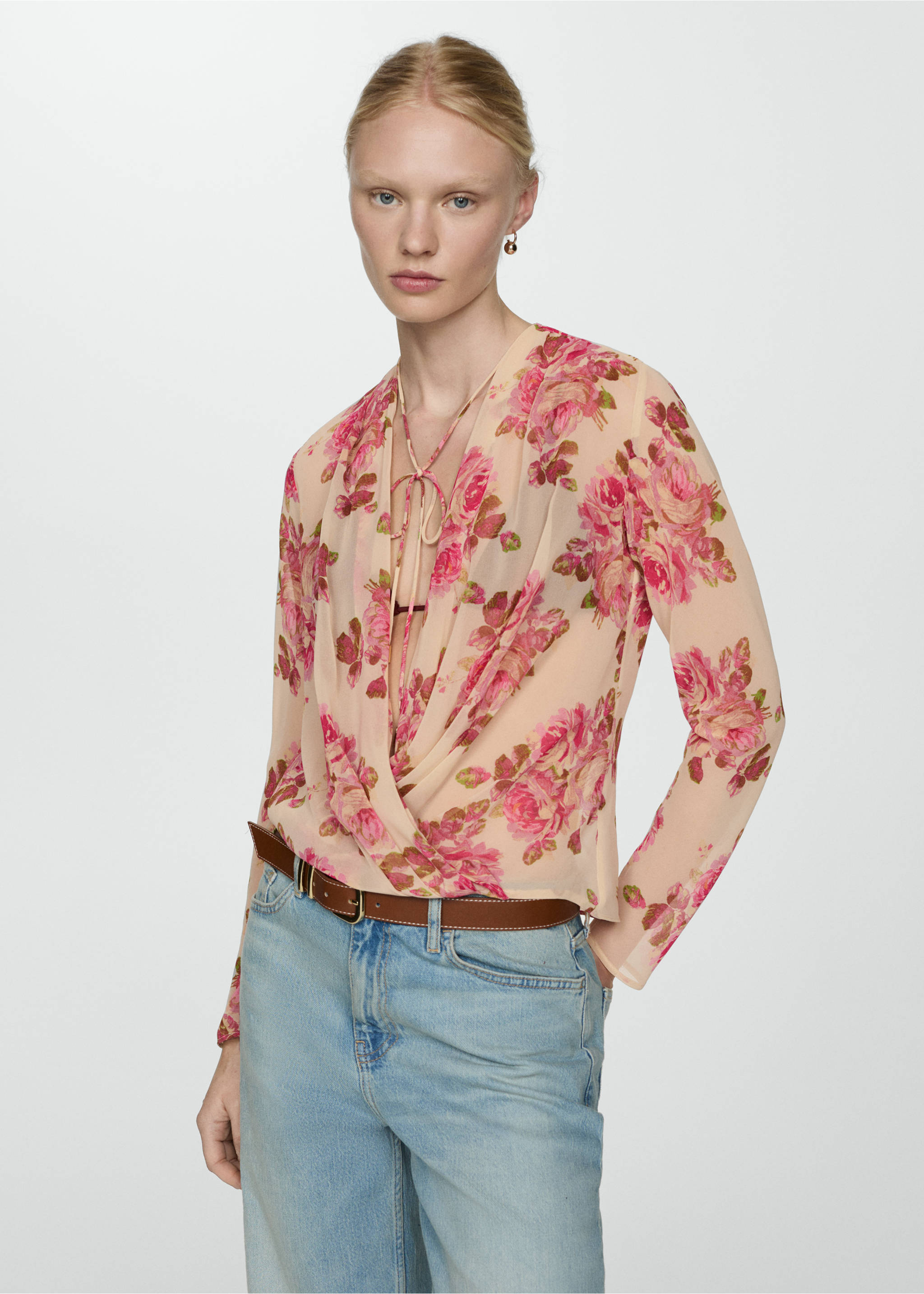 Geblümte Wickelbluse - Mittlere Ansicht, Ecru. Ref: 67077927-00.