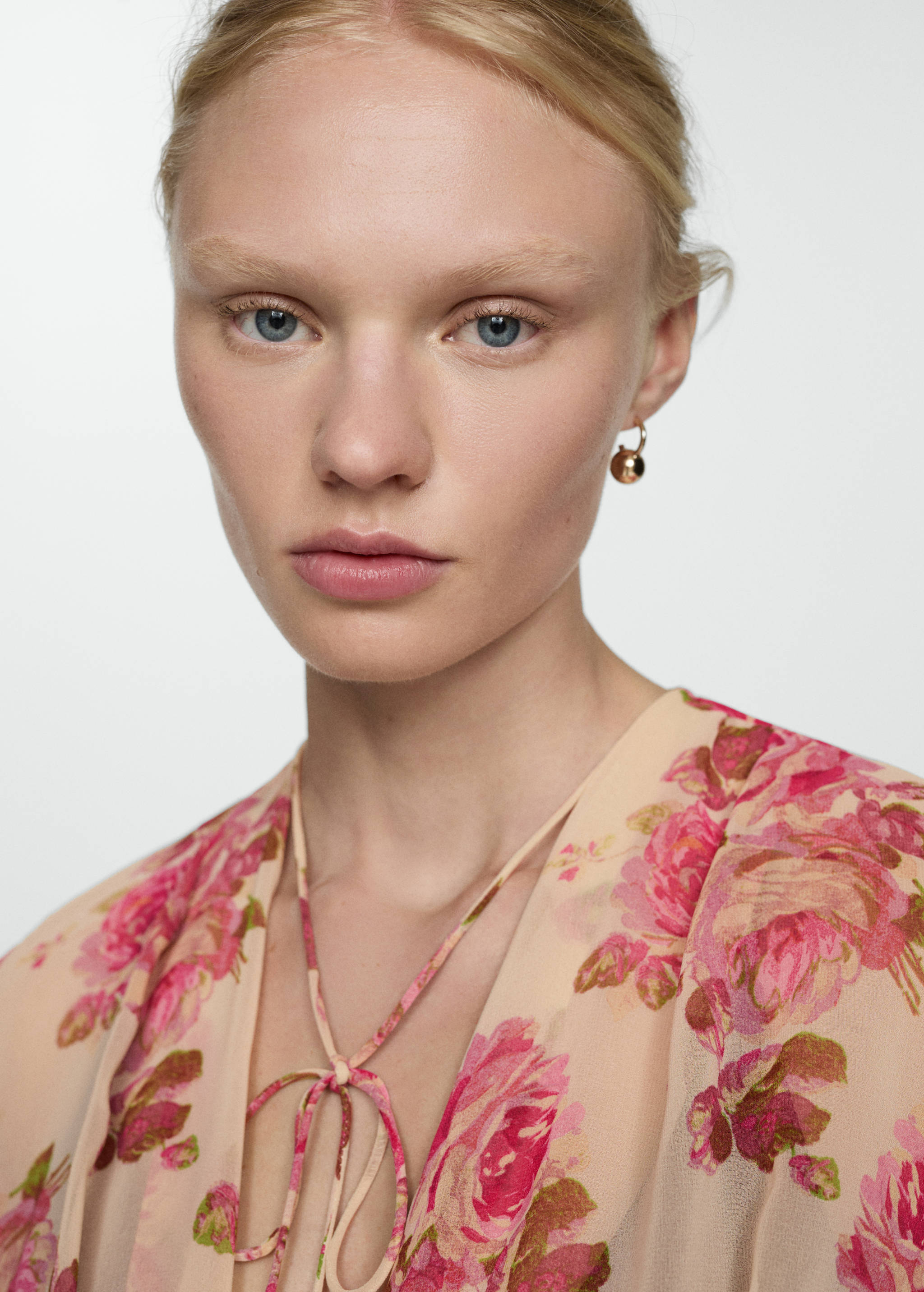 Floral print crossover blouse - Details of the article 1