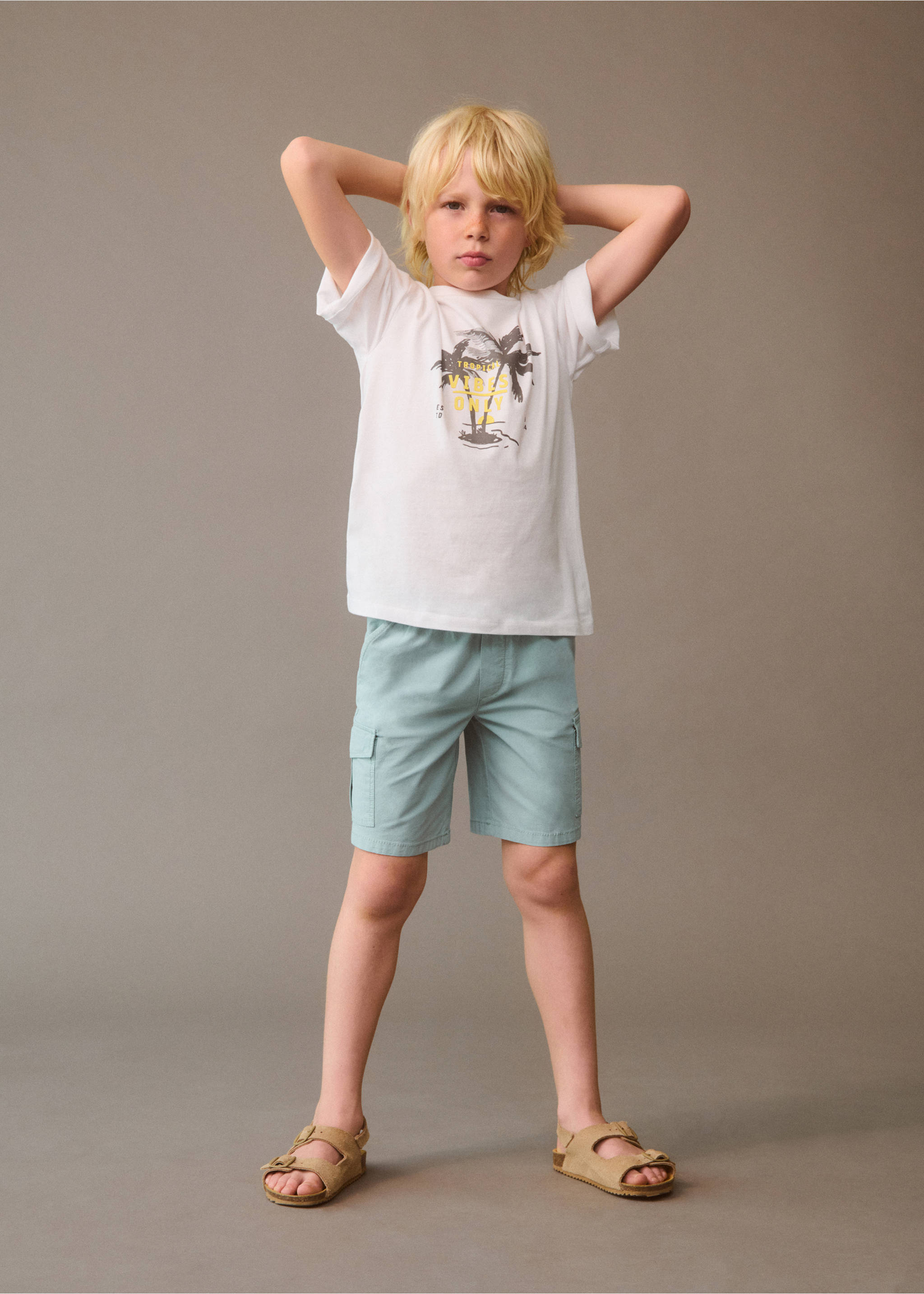 Cargo pockets Bermuda shorts - Details of the article 6, Turquoise. Ref: 67078269-00.
