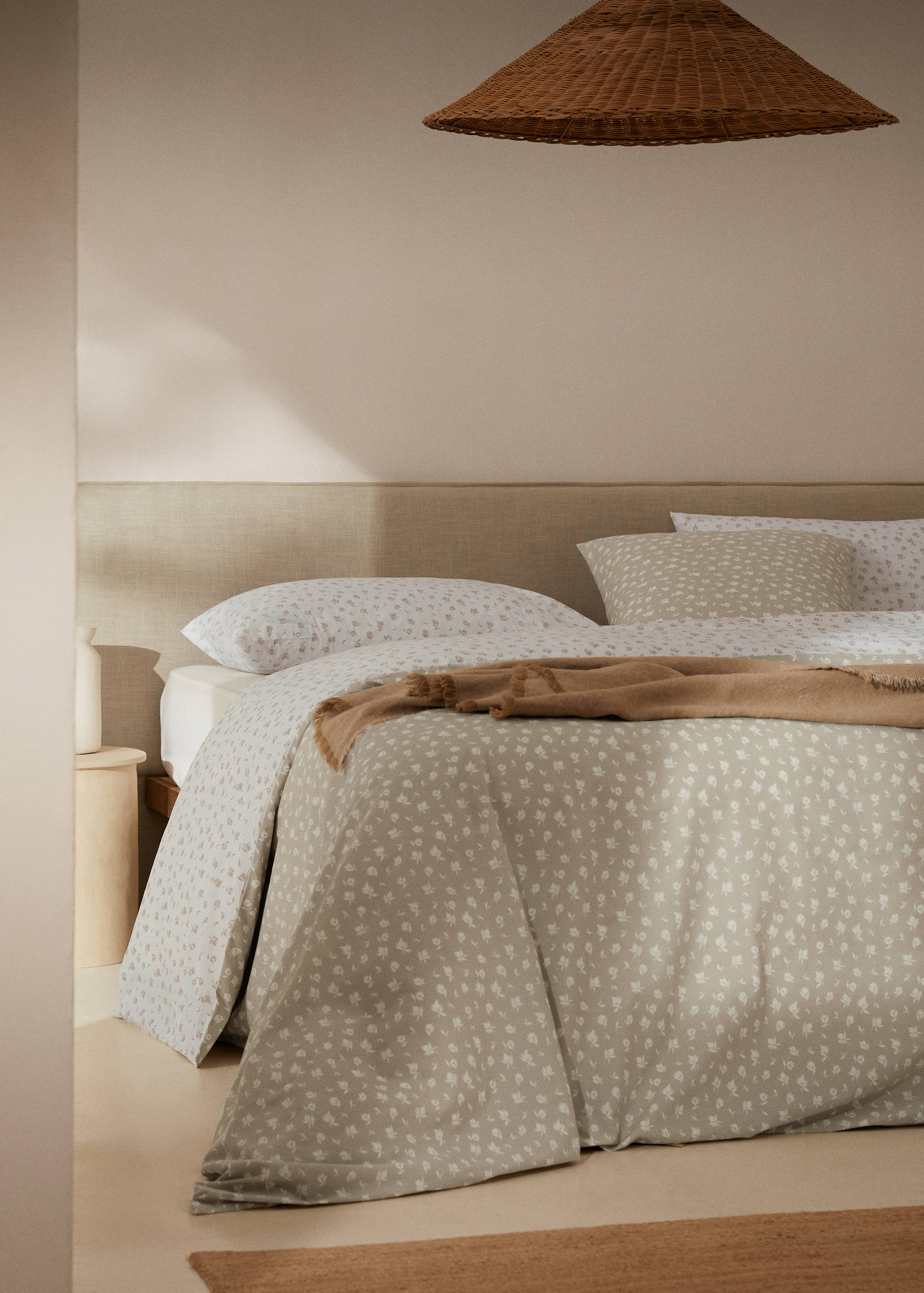 Capa de edredão de algodão às flores reversível (cama 180 cm) - Plano geral