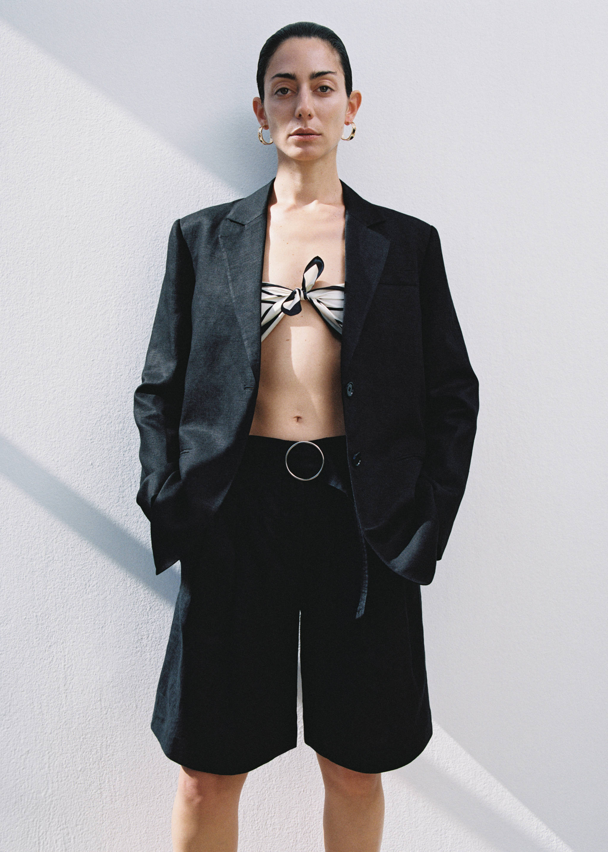 Linen jacket with buttons - Details of the article 6