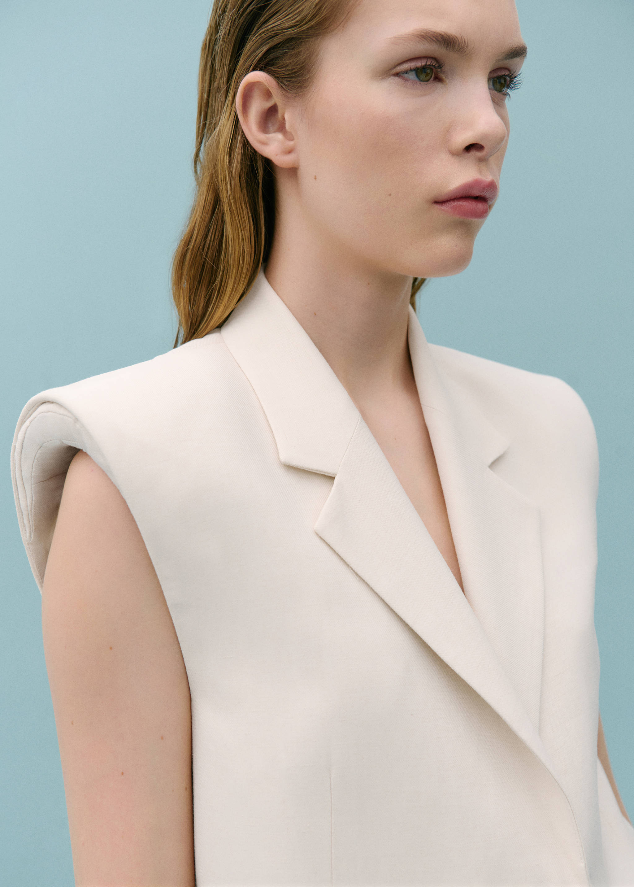 Suit vest with open back - Details of the article 1