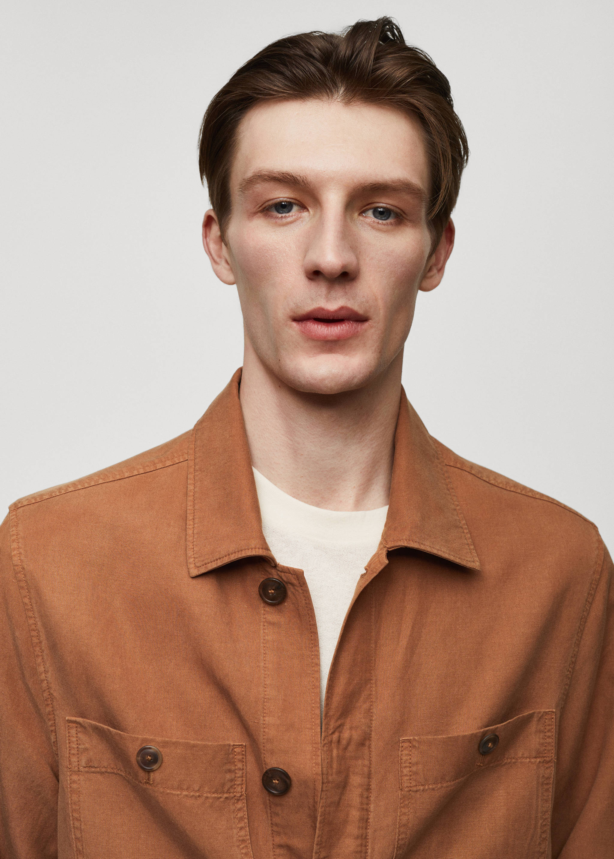 Slim-fit Tencel linen overshirt - Details of the article 1